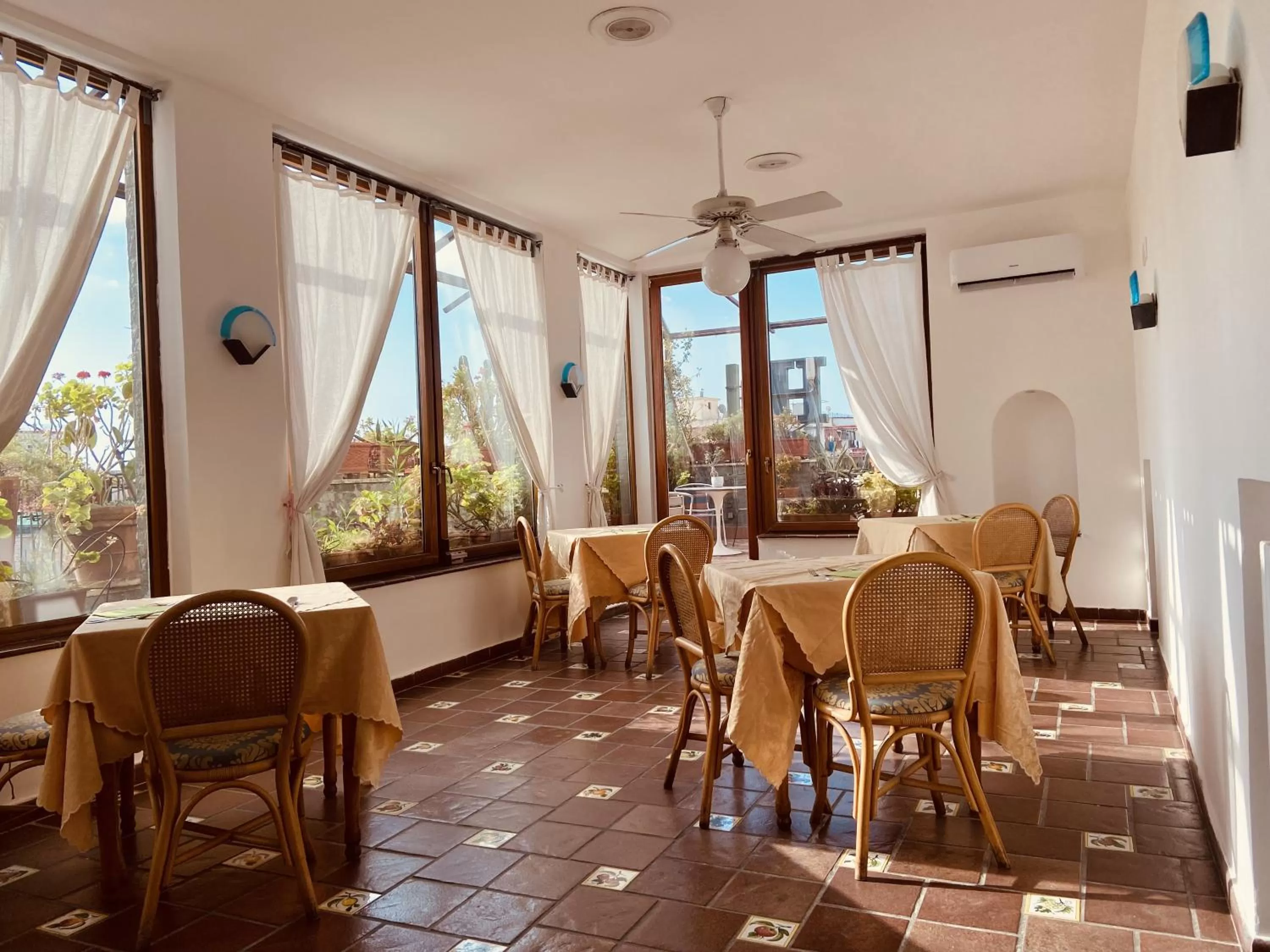 Breakfast in Up Hotel