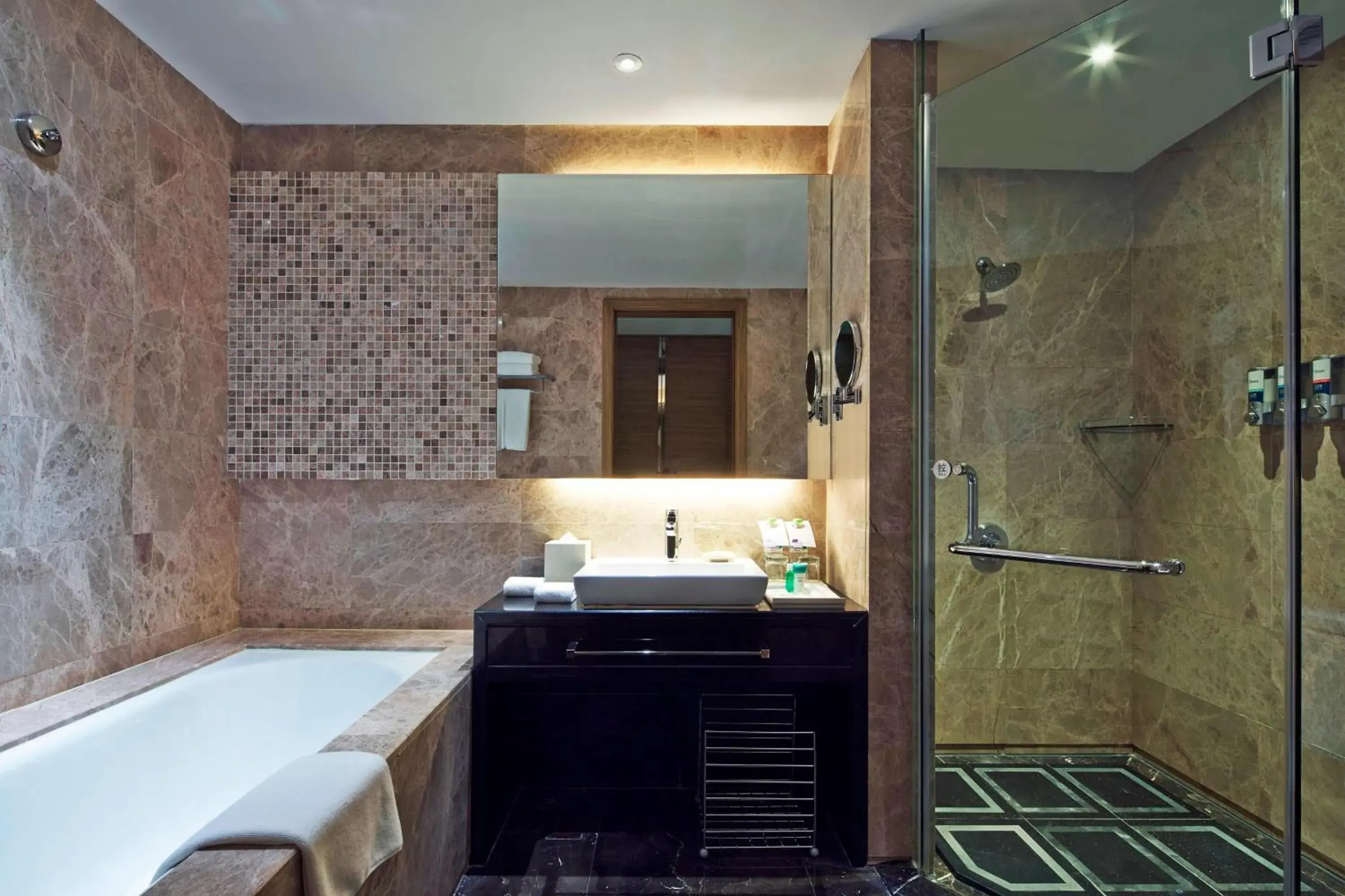 Photo of the whole room, Bathroom in Four Points by Sheraton Qingdao, Chengyang