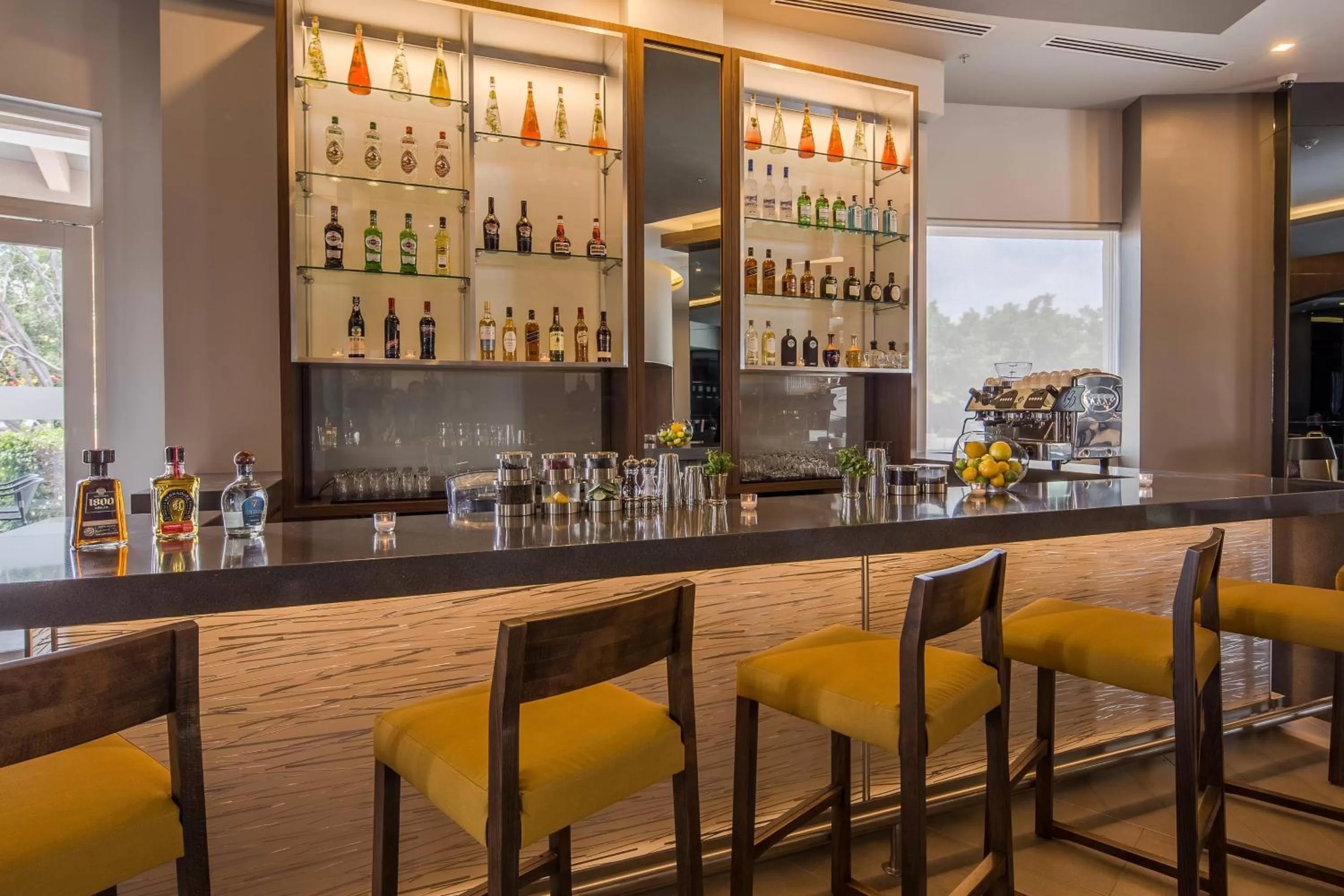 Lounge or bar in AC Hotel by Marriott Guadalajara Expo