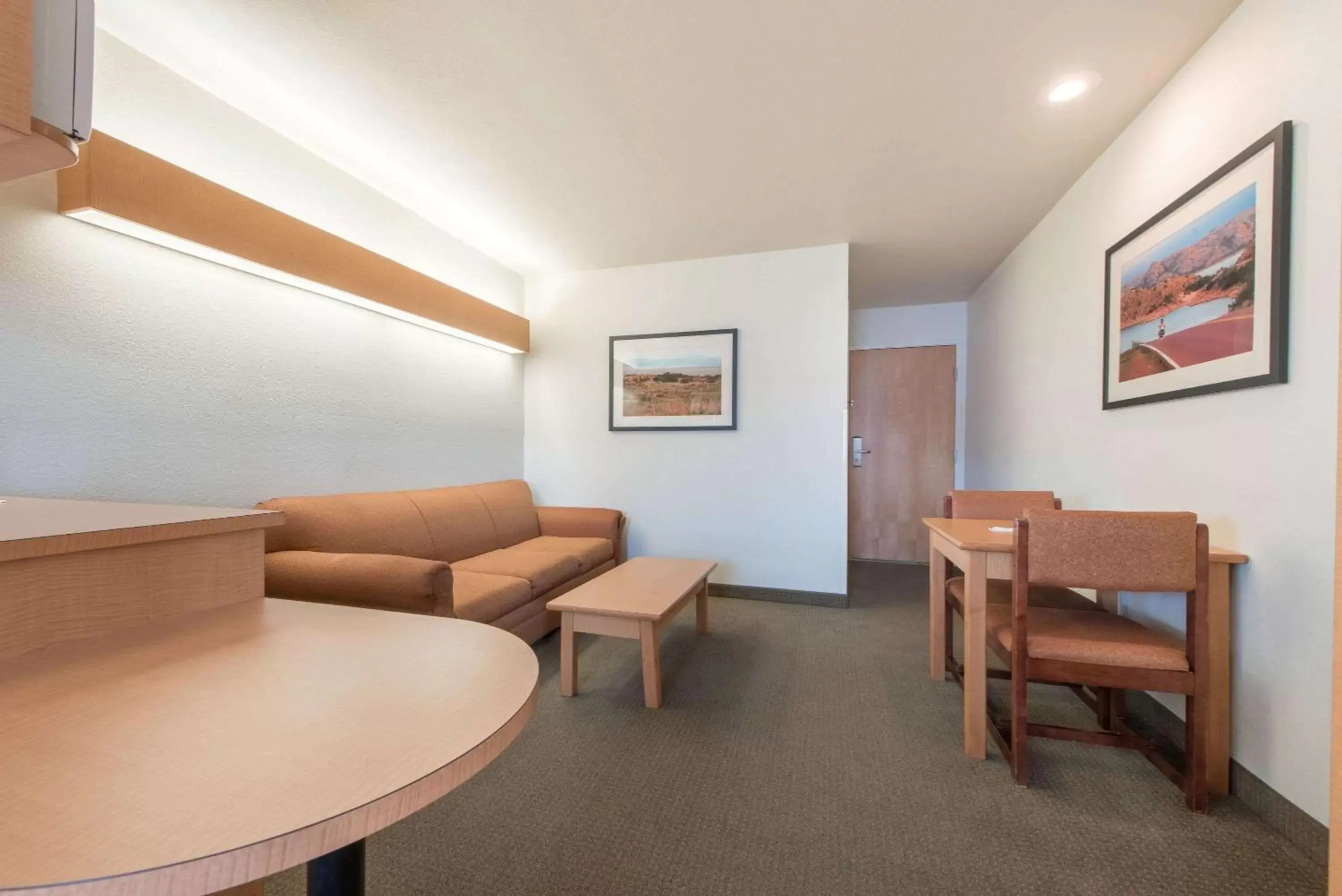 Photo of the whole room in Microtel Inn & Suites by Wyndham Altus Photo of the whole room in Microtel Inn & Suites by Wyndham Altus