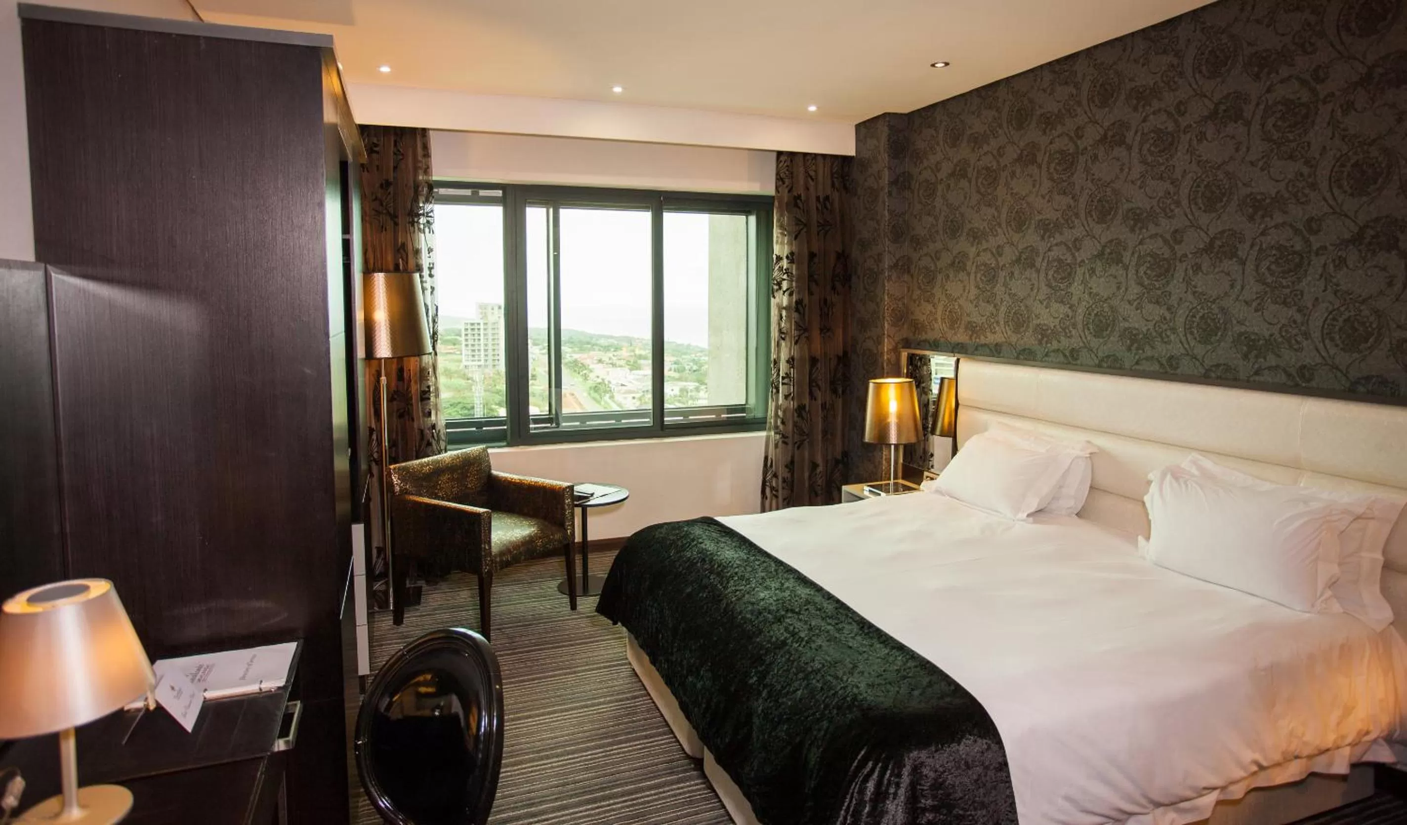 Photo of the whole room, Bed in Coastlands Umhlanga Hotel and Convention Centre