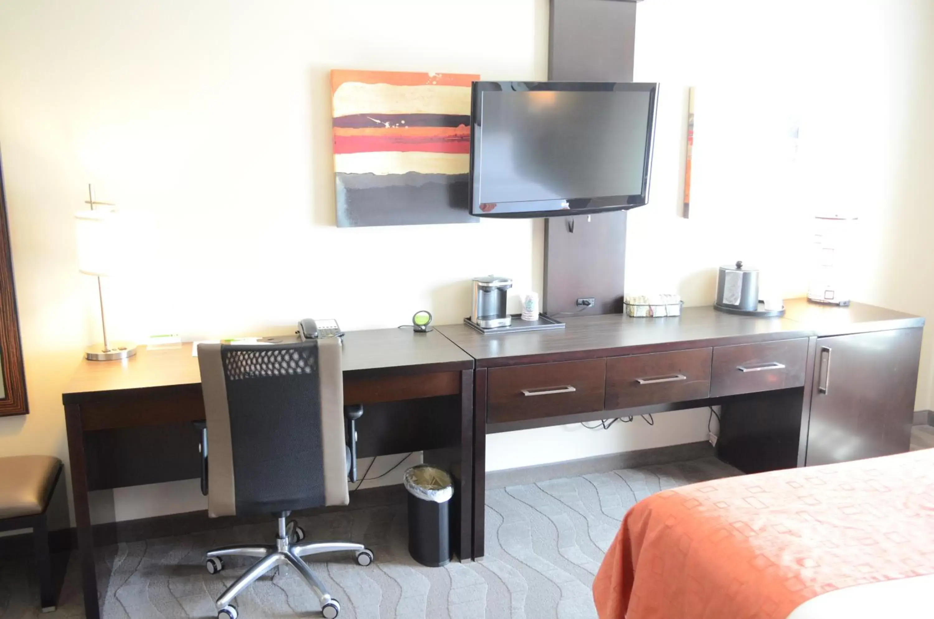 TV and multimedia, TV/Entertainment Center in Holiday Inn Houston West - Westway Park, an IHG Hotel