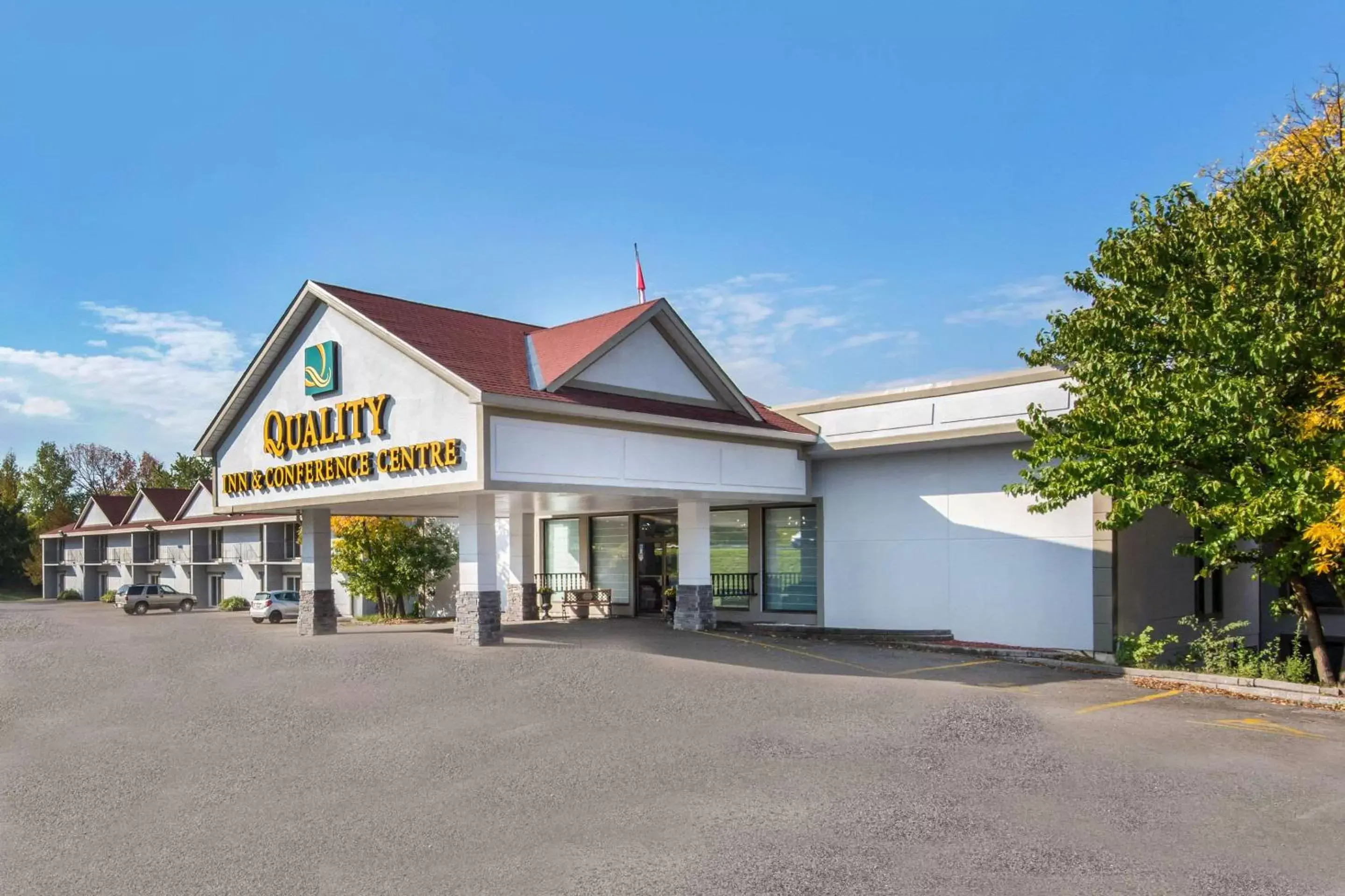 Property Building in Quality Inn & Conference Centre