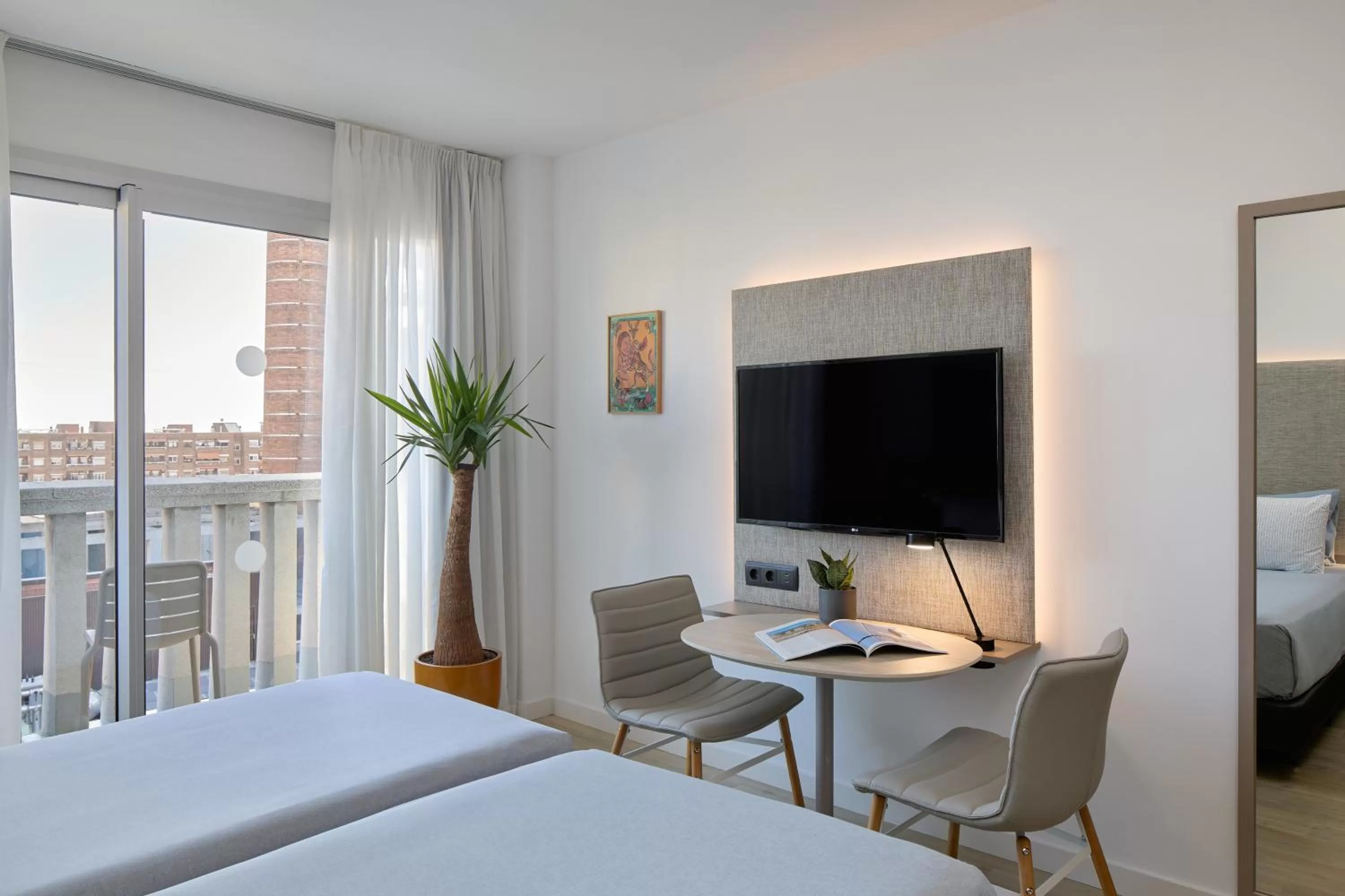 Balcony/Terrace, Bed in INNSiDE by Meliá Barcelona Apolo