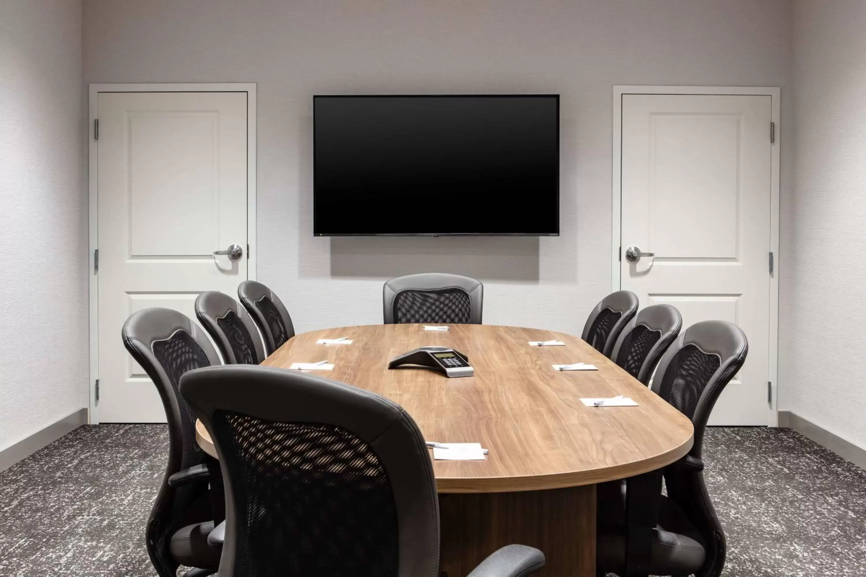 Meeting/conference room in TownePlace Suites By Marriott Milwaukee West Bend