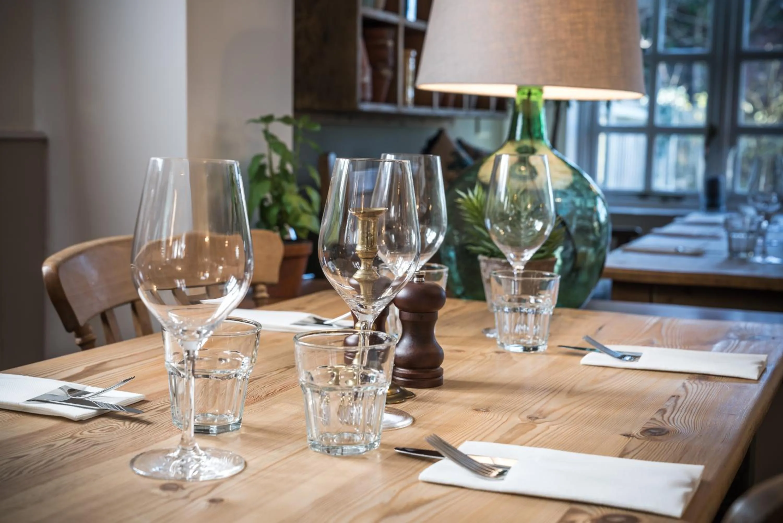 Restaurant/places to eat in The Horse and Groom Inn