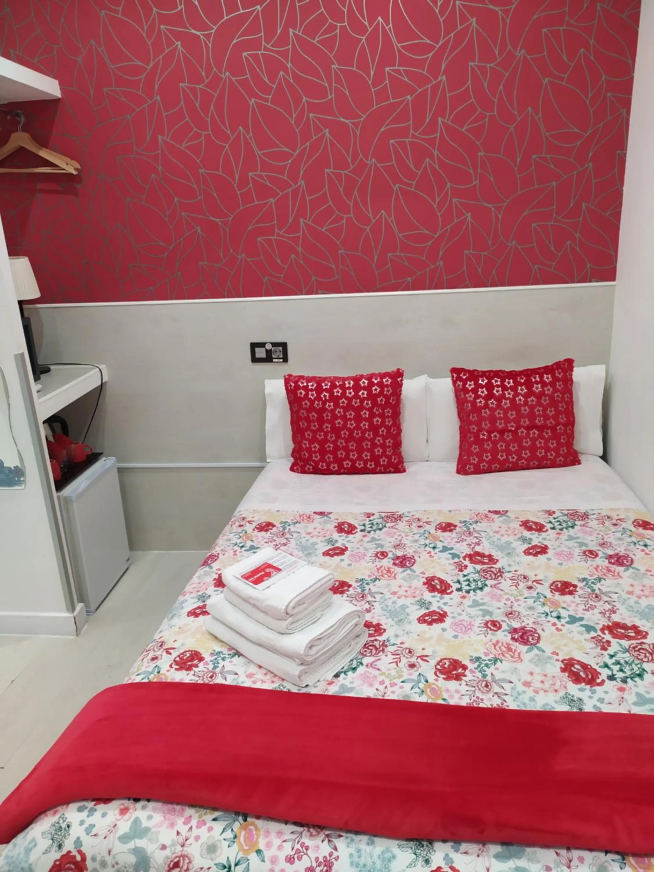 Photo of the whole room, Bed in Hostal Inn Madrid