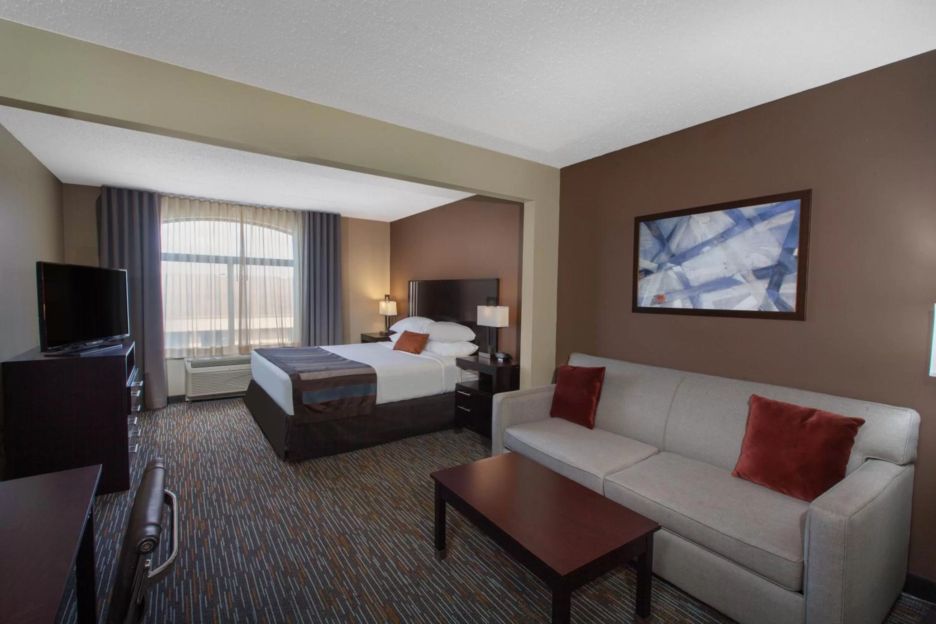 Photo of the whole room, Bed in Wingate by Wyndham Oklahoma City Airport