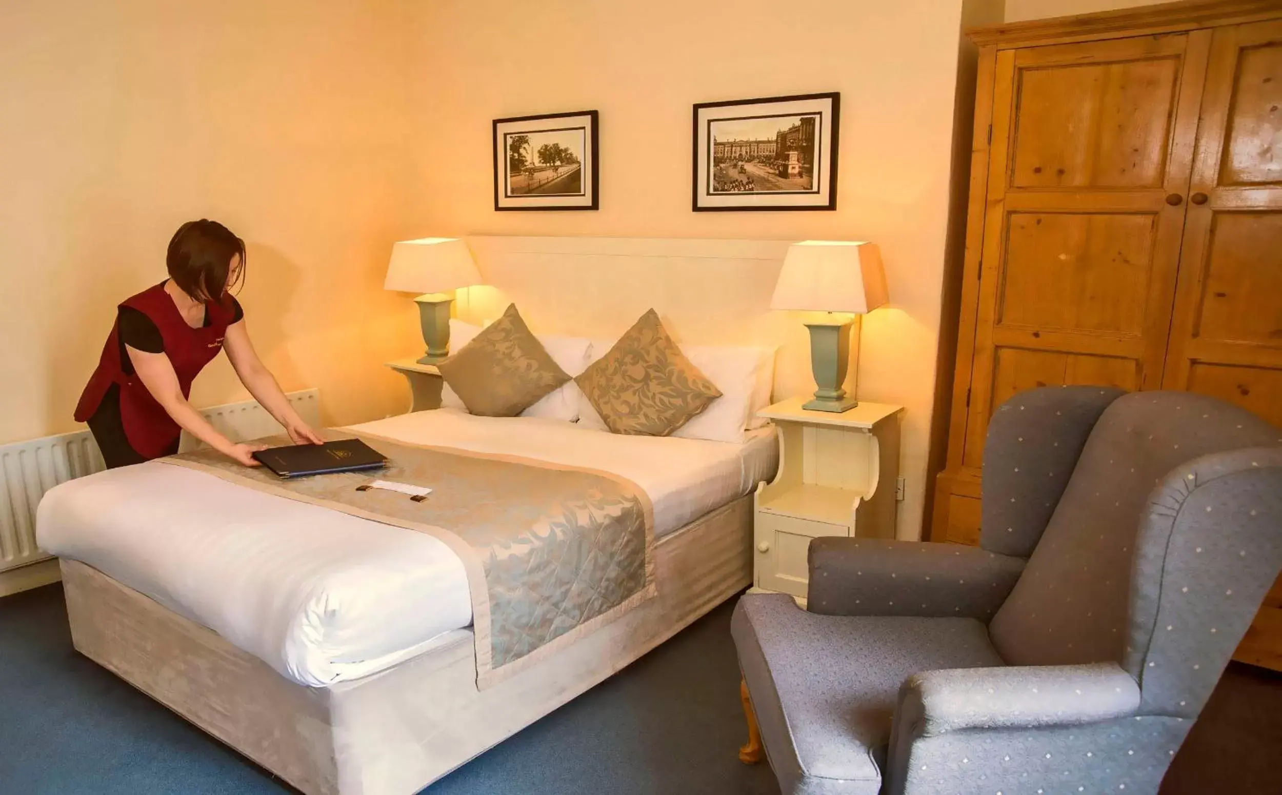 Bed in Baggot Court Townhouse