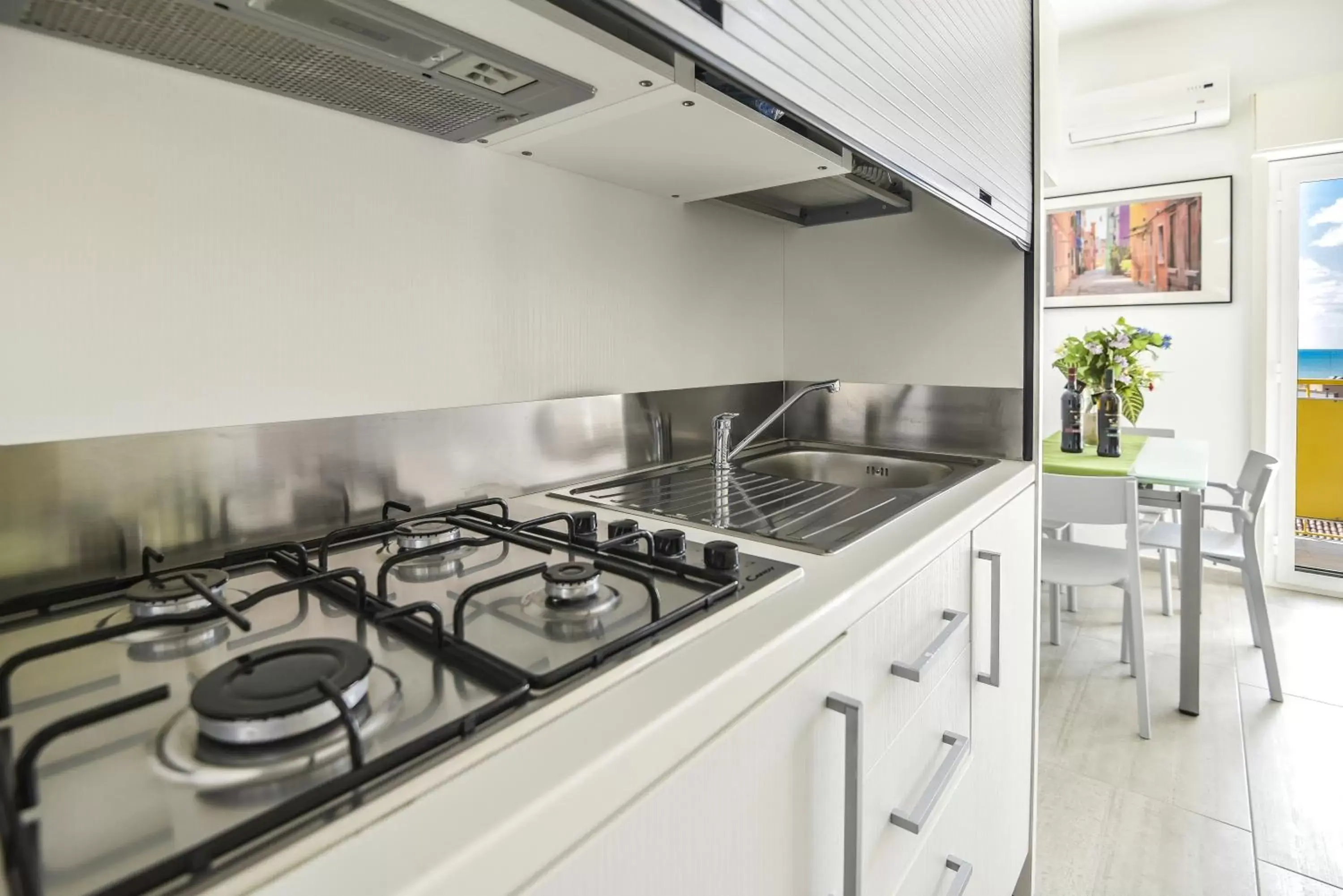 Kitchen/Kitchenette in Aurora Residence