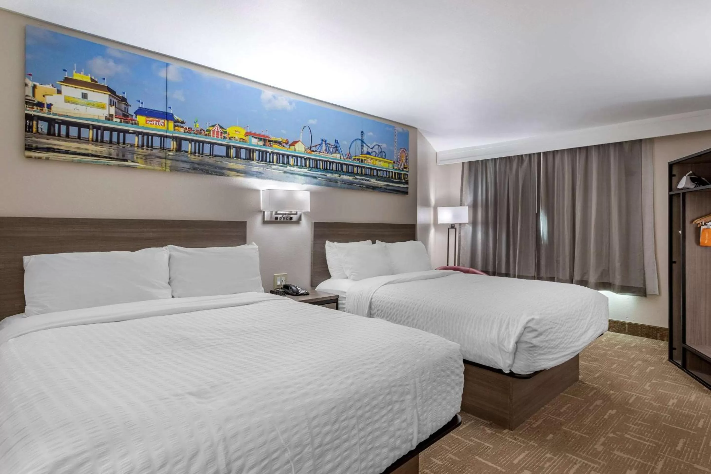 Bed in Clarion Pointe Galveston Seawall