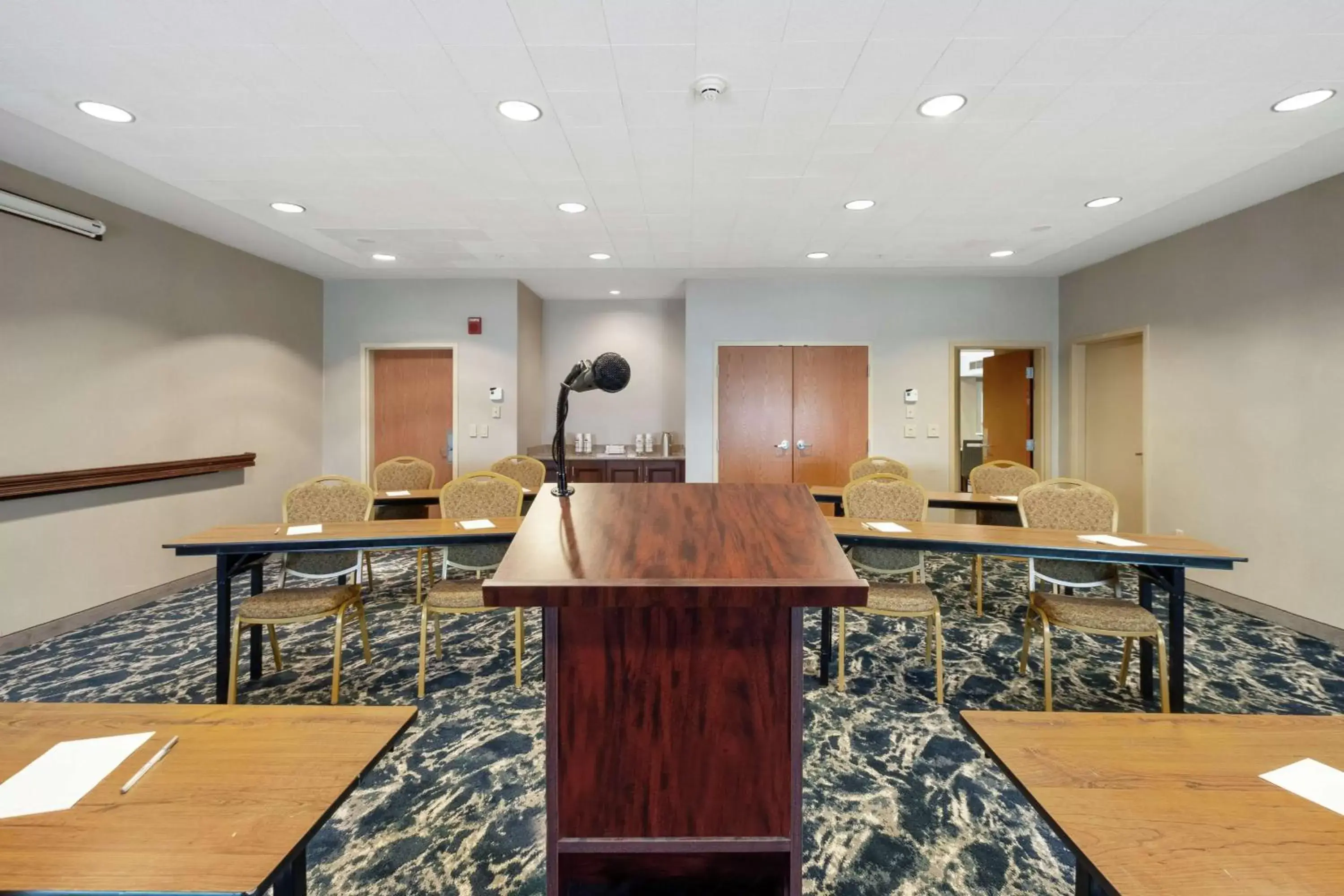 Meeting/conference room in Hampton Inn & Suites Rockland