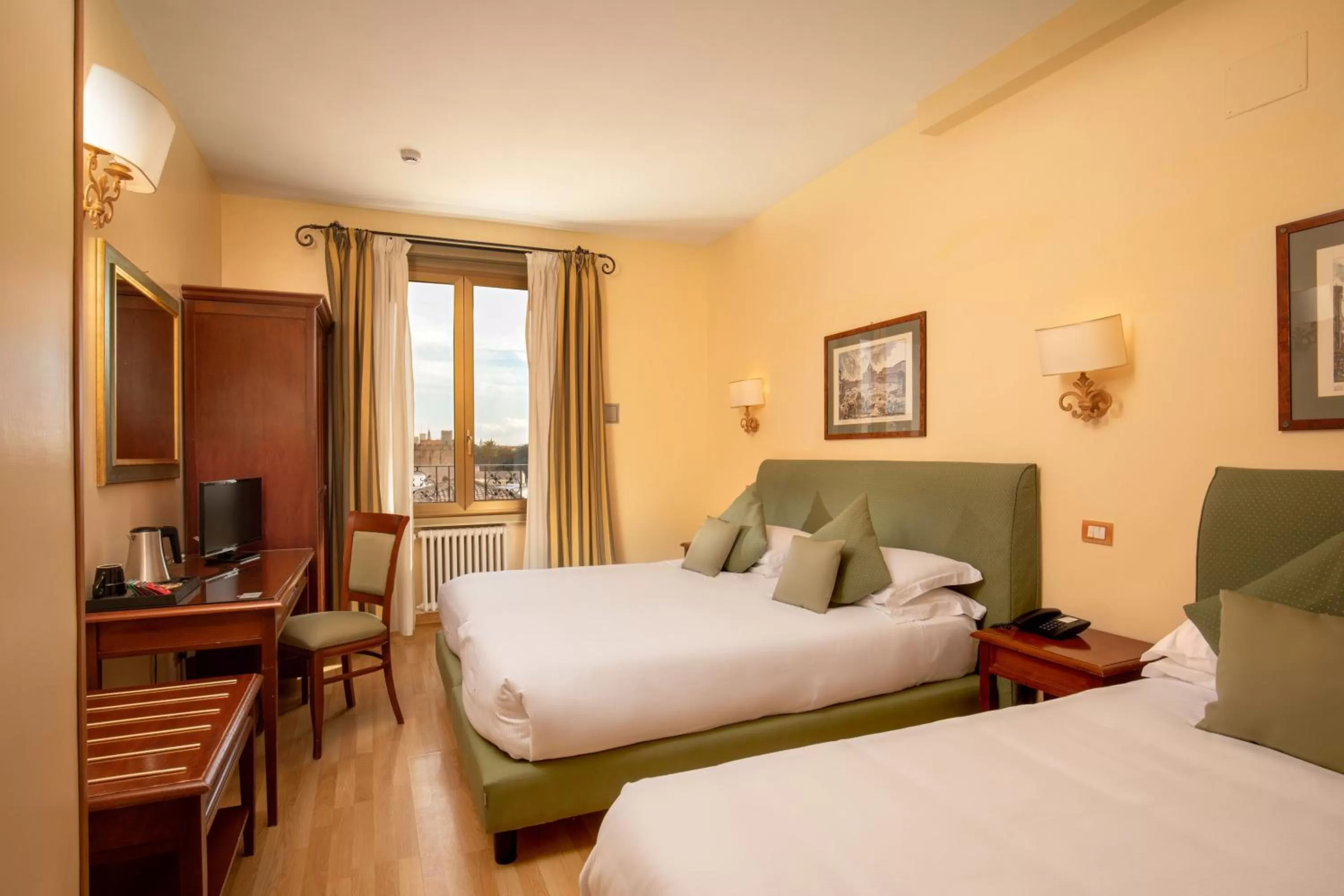 Photo of the whole room, Bed in Hotel Colosseum