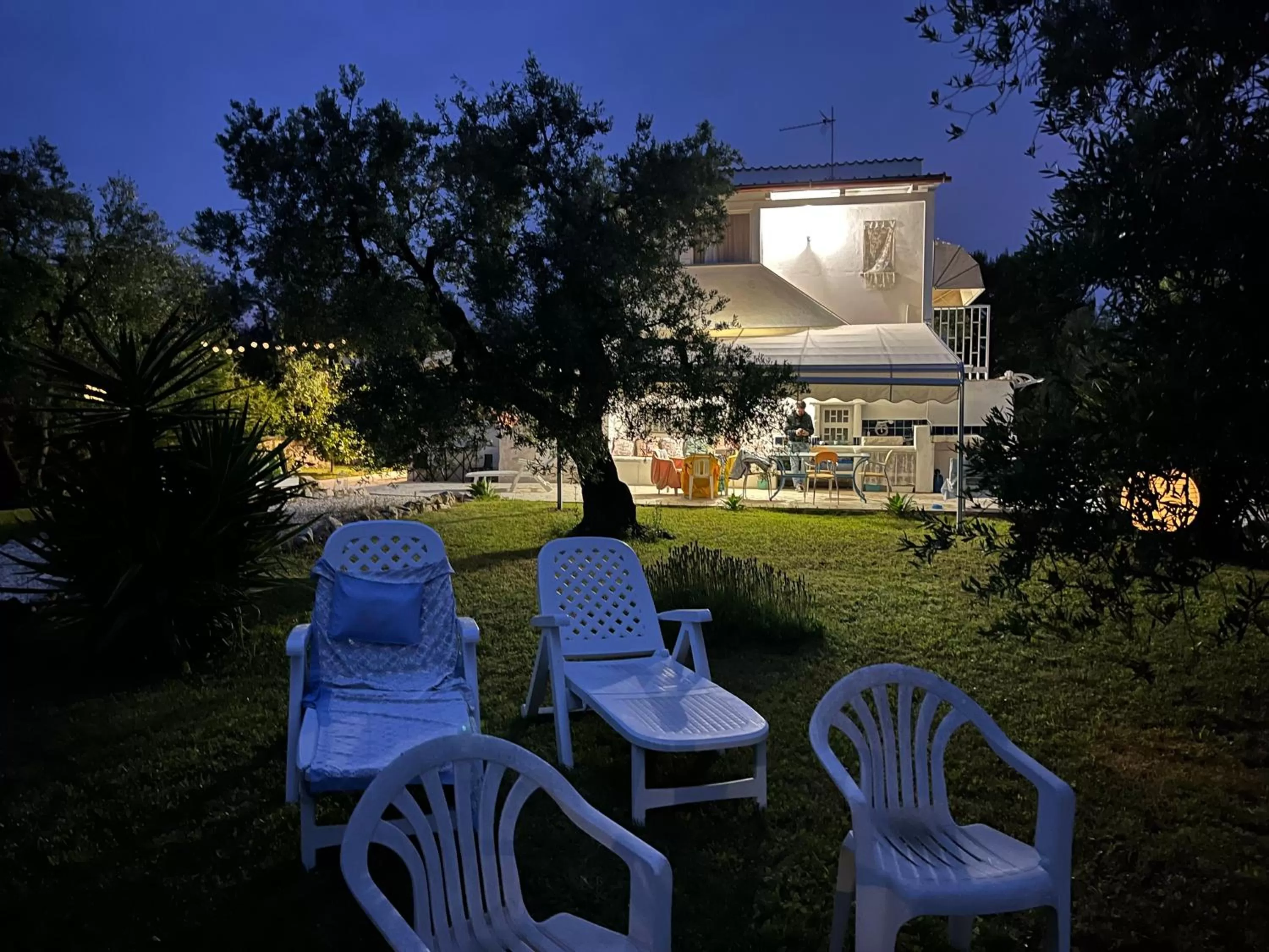 Property building in B&B Villa Mediterranea with parking space