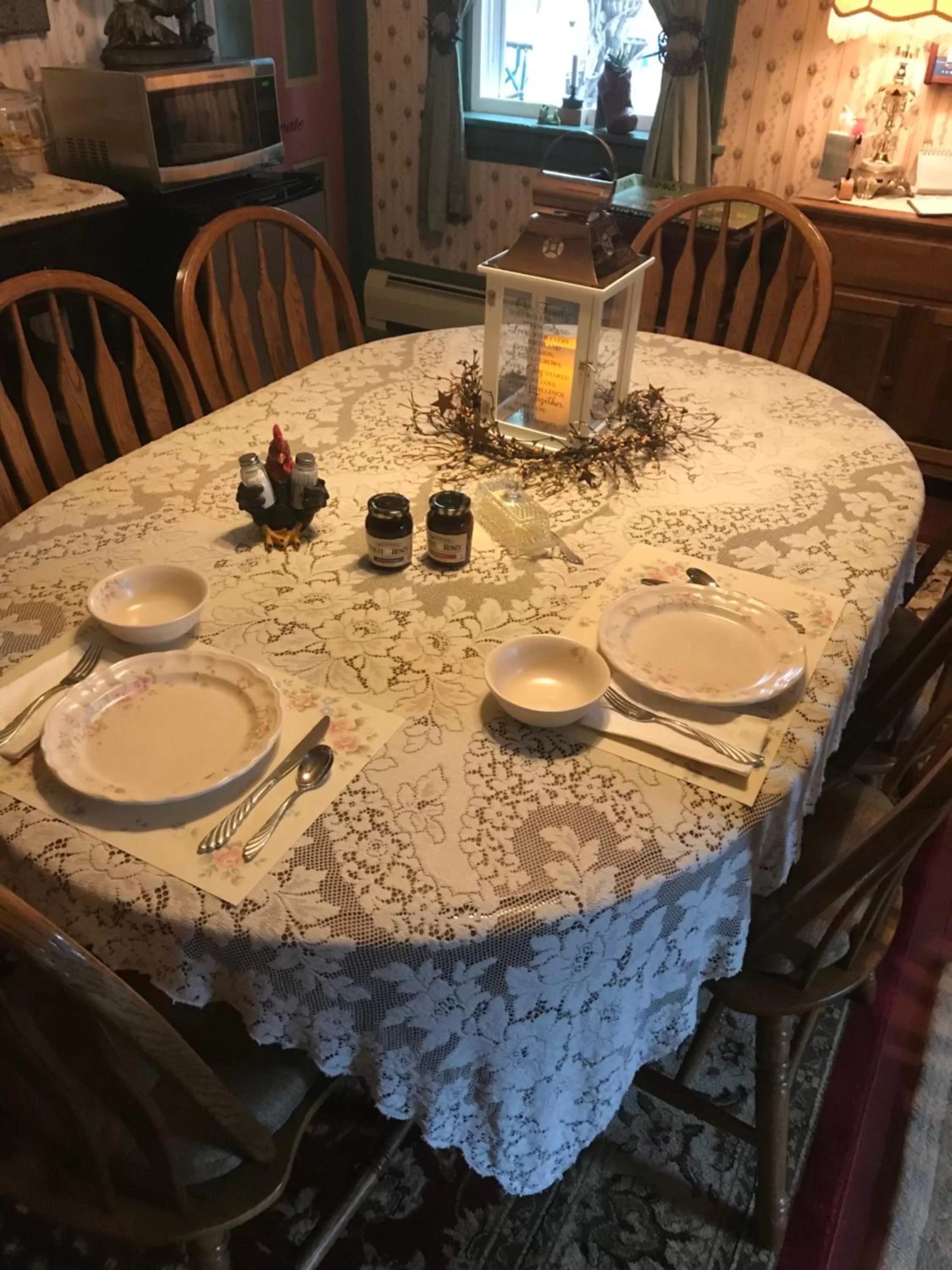 Breakfast, Restaurant/Places to Eat in Carriage Stop Bed & Breakfast