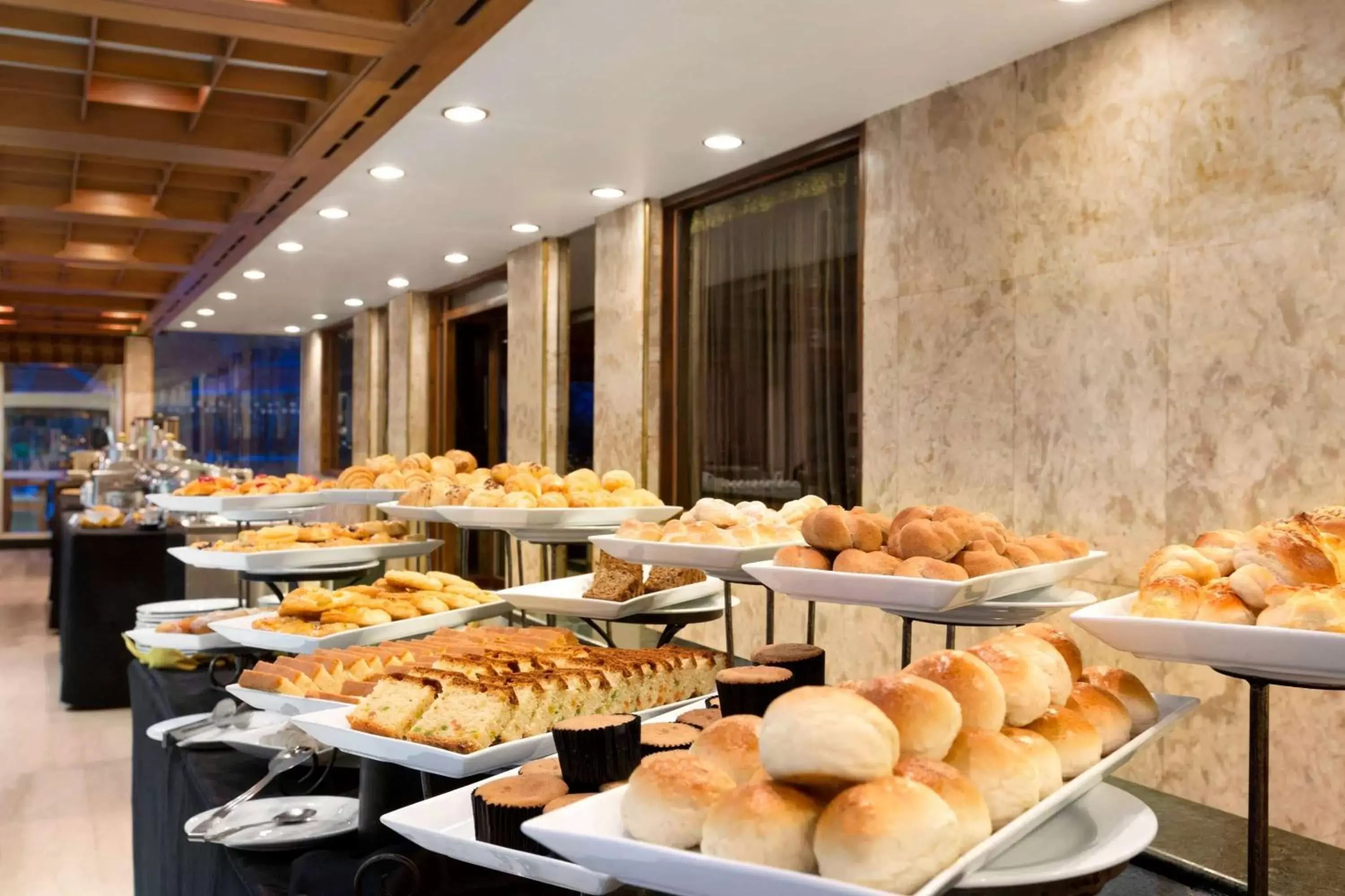 Lounge or bar in Ramada Colombo Lounge or bar in Ramada Colombo