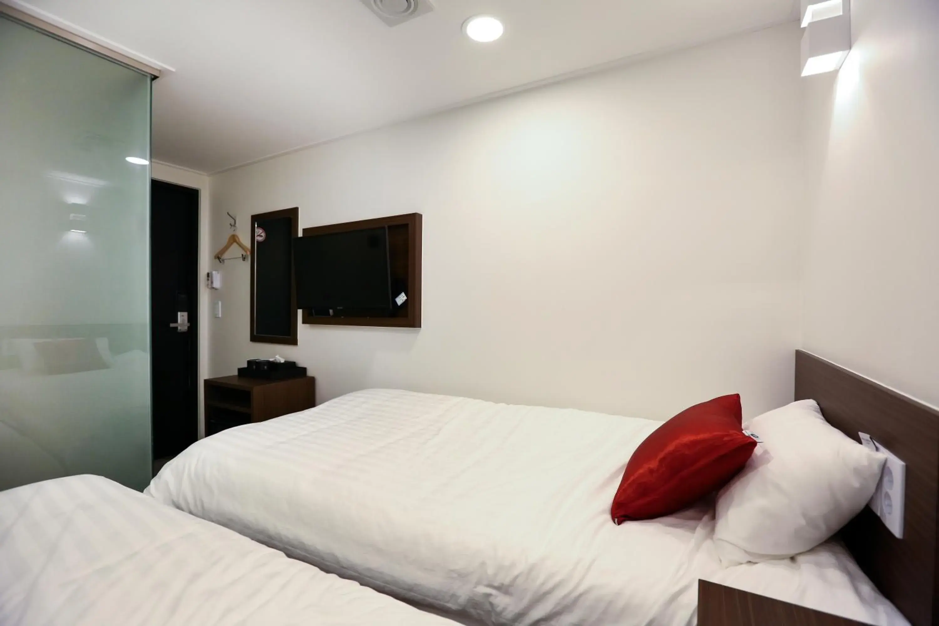 Photo of the whole room, Room Photo in TRIPSTAY Myeongdong
