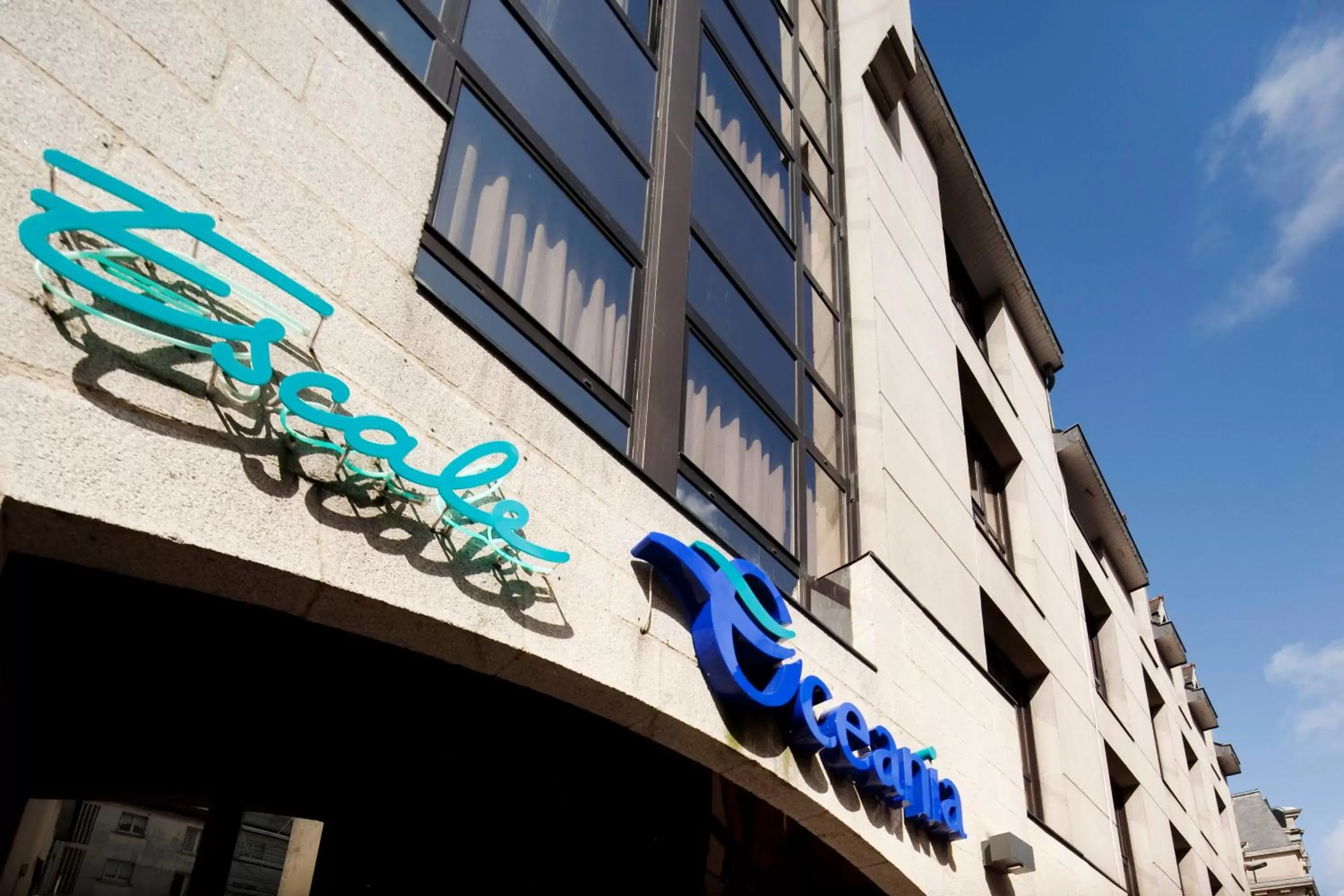 Facade/entrance, Property Logo/Sign in Escale Oceania Quimper Centre