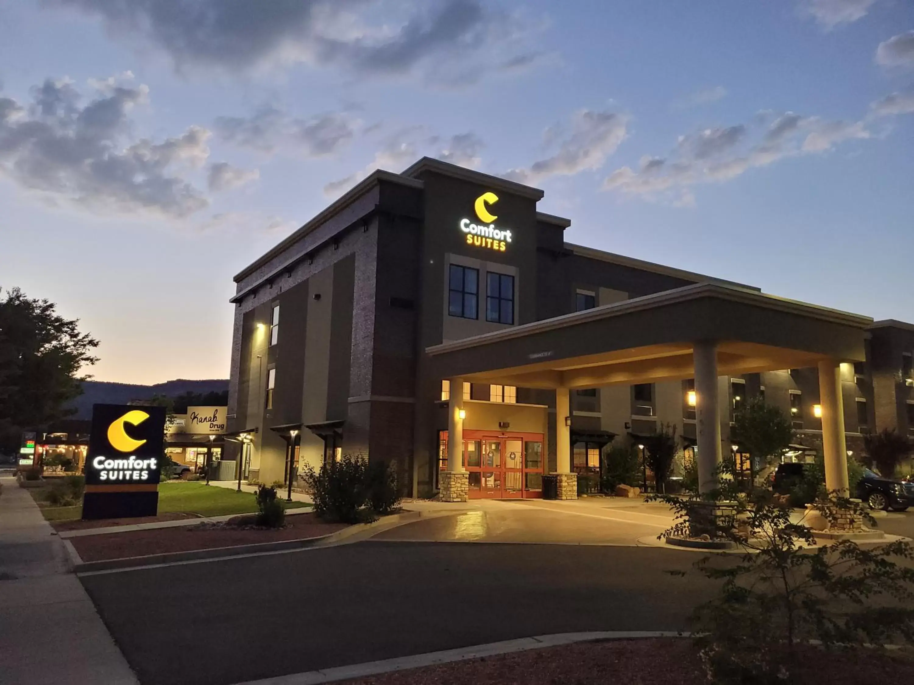 Facade/entrance in Comfort Suites Kanab National Park Area Facade/entrance in Comfort Suites Kanab National Park Area