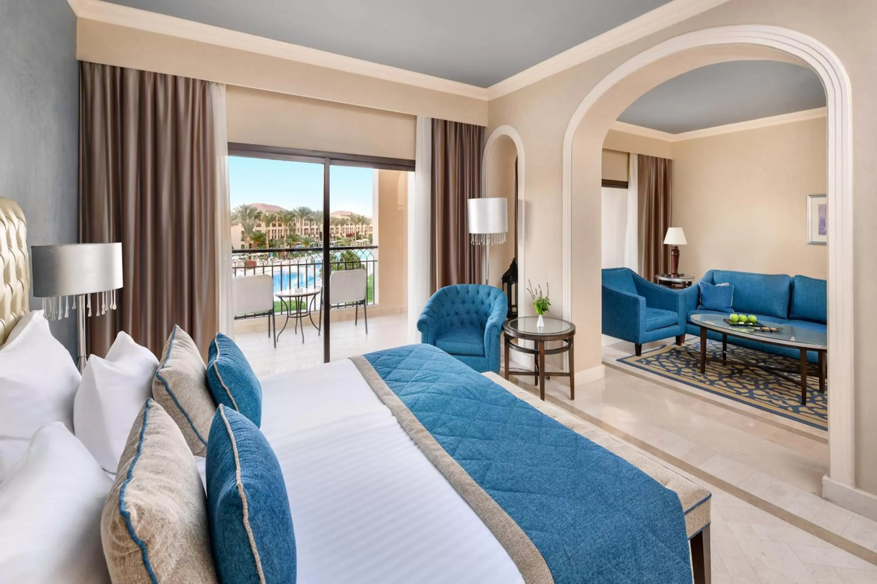 Bedroom, Seating Area in Jaz Aquamarine Resort