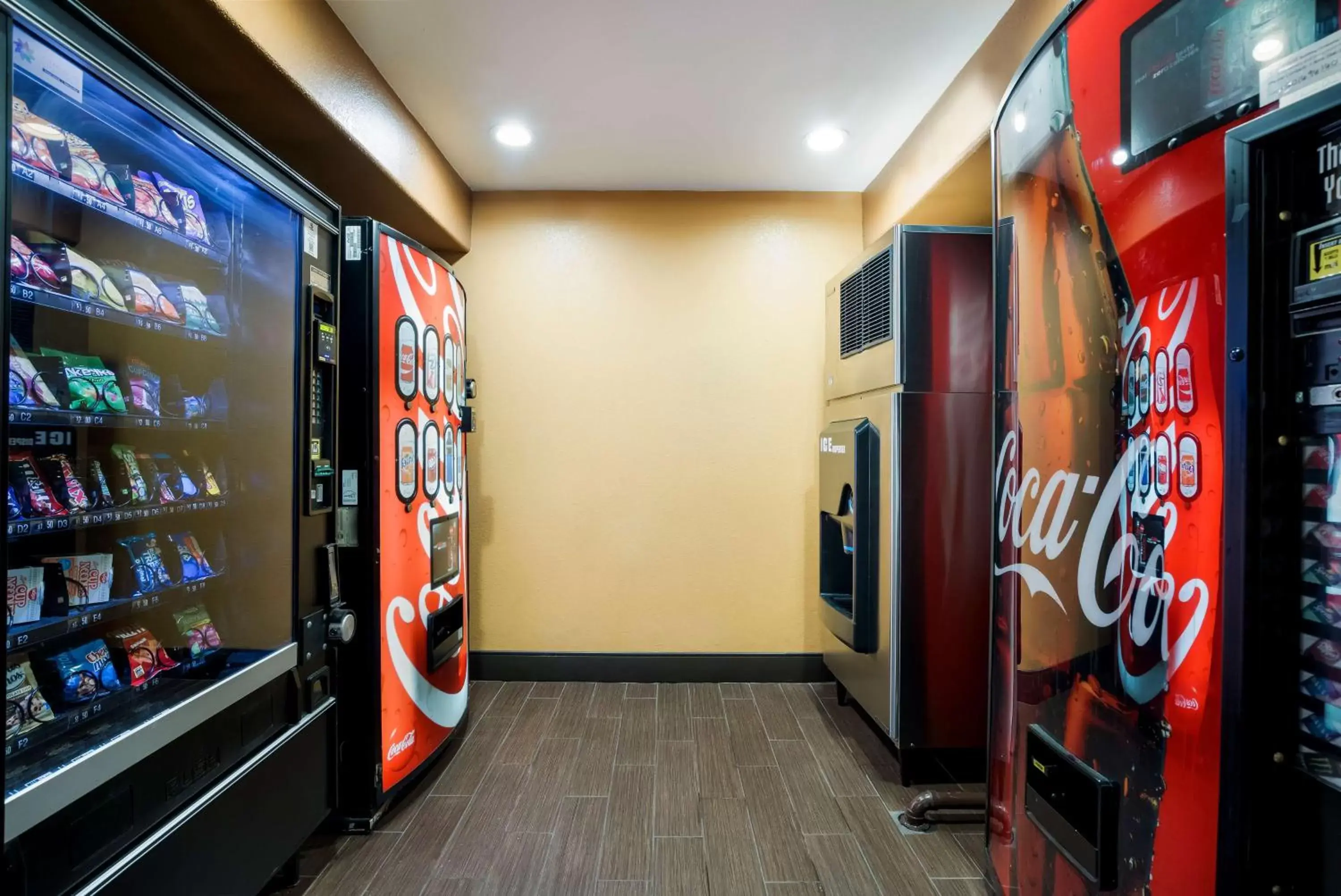 Property building in Best Western Escondido Hotel Property building in Best Western Escondido Hotel