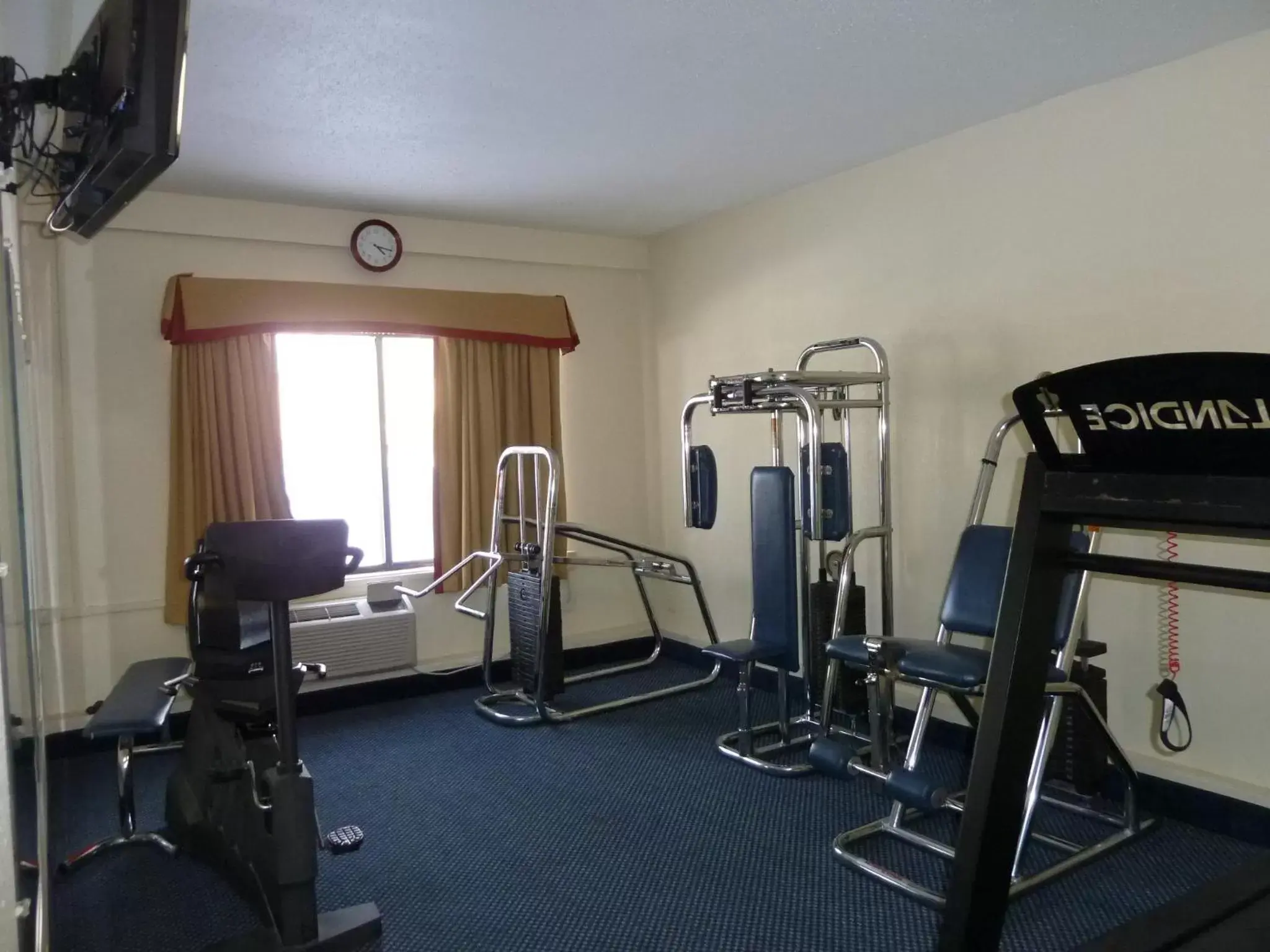 Day, Fitness Center/Facilities in Katahdin Inn & Suites