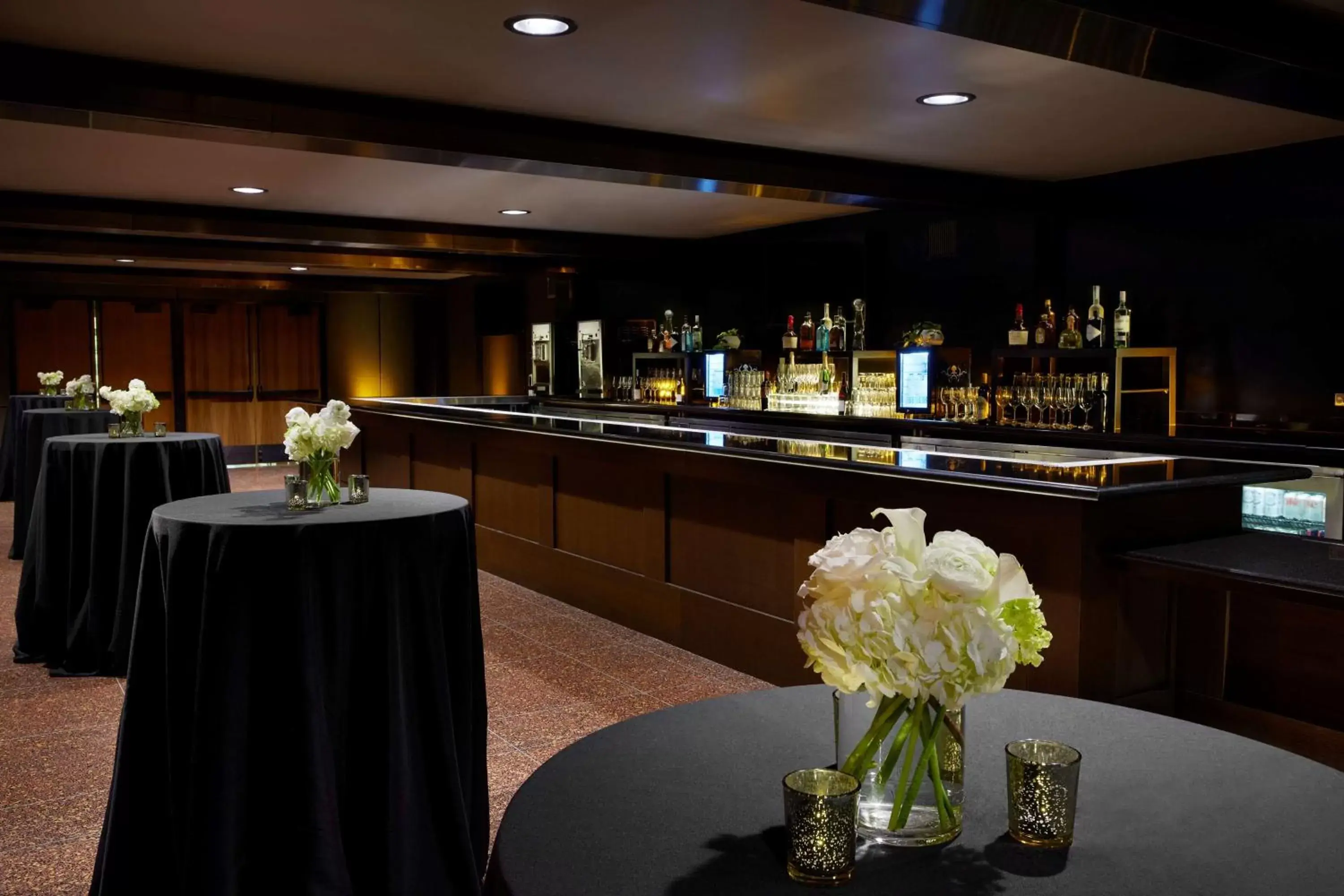 Lounge or bar, Restaurant/Places to Eat in The Statler Dallas, Curio Collection By Hilton