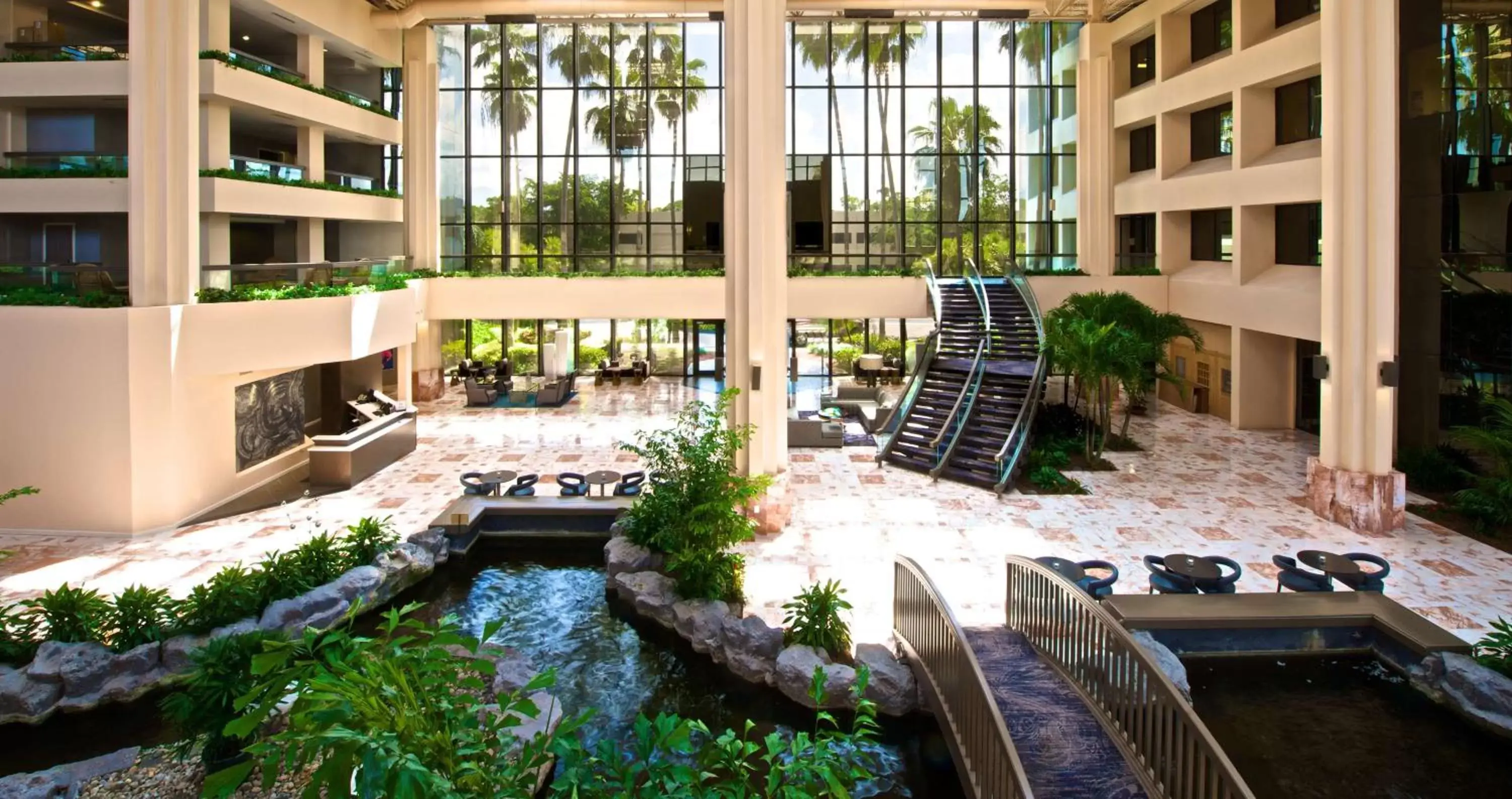 Lobby or reception in Embassy Suites by Hilton Palm Beach Gardens PGA Boulevard