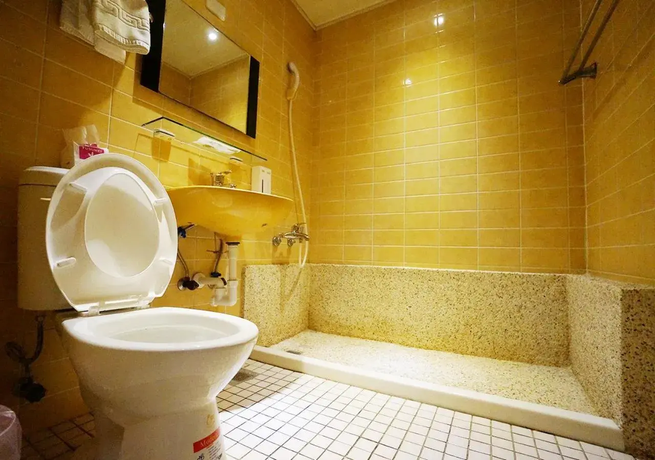 Bathroom in Win Inn Kaohsiung Hotel