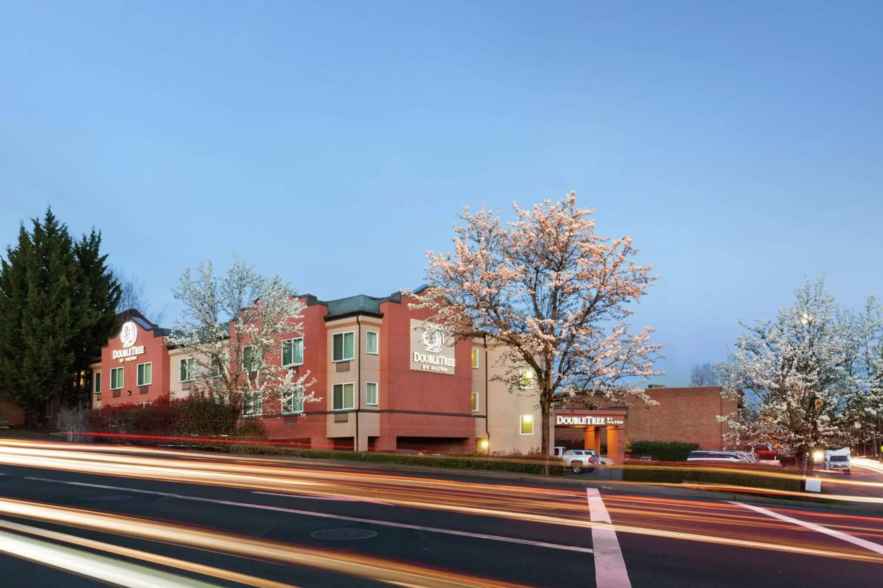 Property Building in DoubleTree by Hilton Portland Tigard