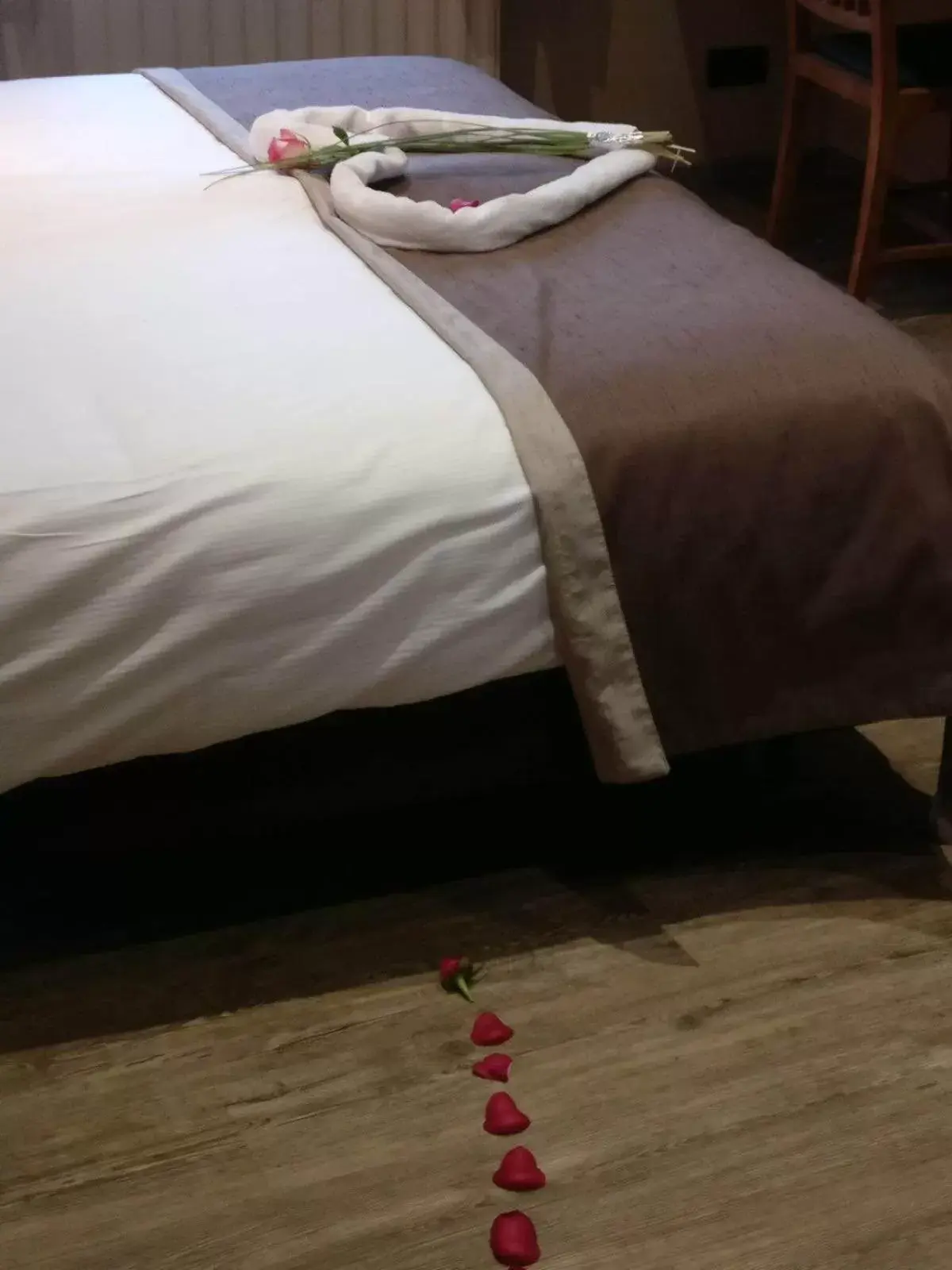 Bedroom, Bed in Hotel du Commerce