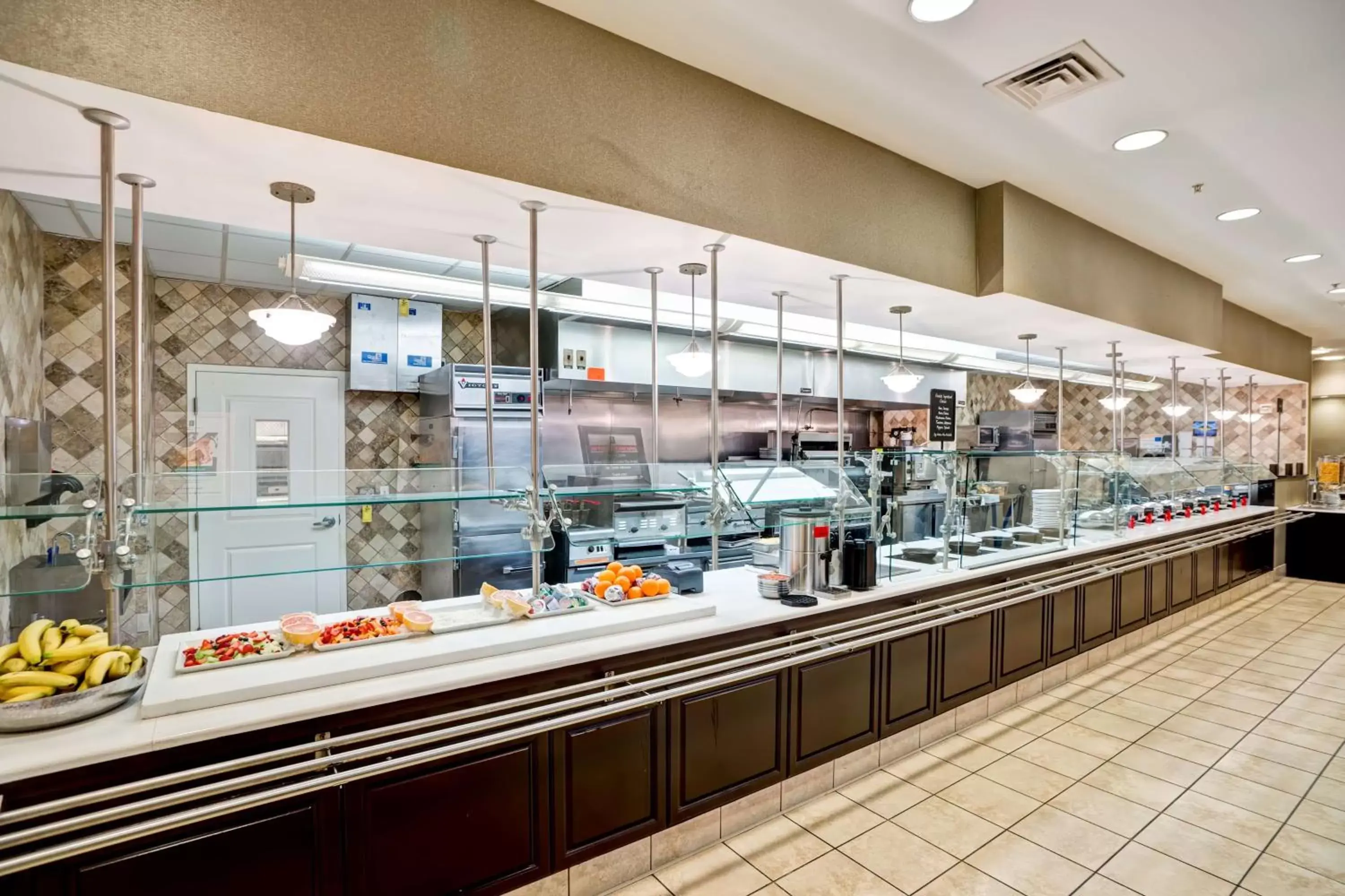 Breakfast, Restaurant/Places to Eat in Embassy Suites Fort Myers - Estero