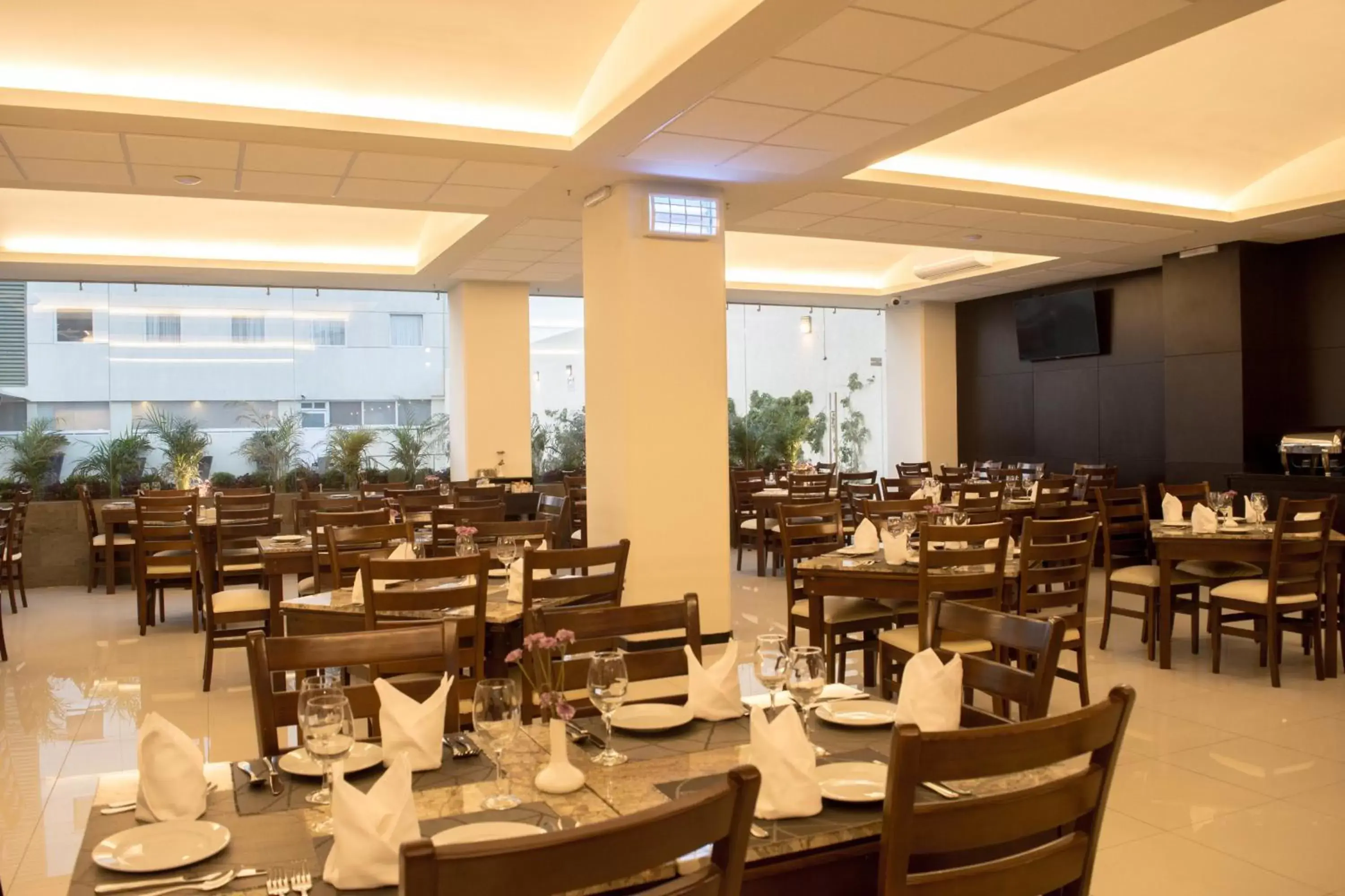 Restaurant/places to eat in Crown Victoria Hotel Restaurant/places to eat in Crown Victoria Hotel