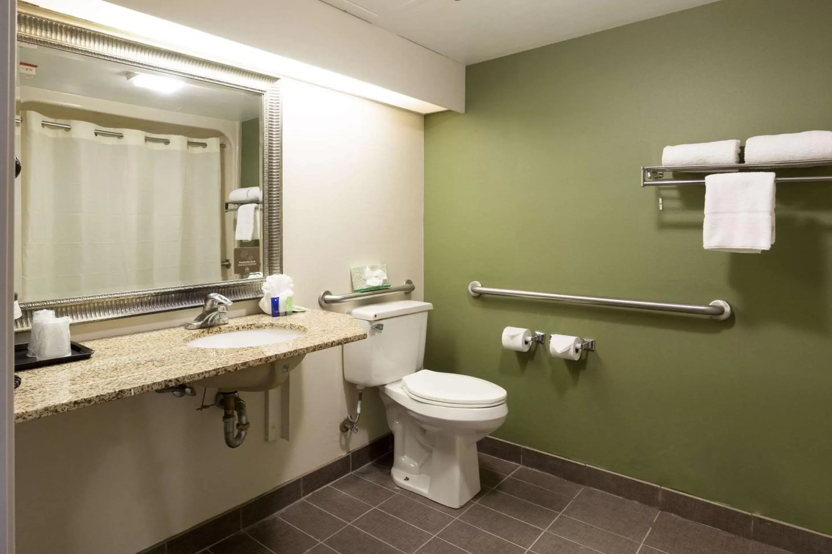 Bathroom in Sleep Inn Phoenix Sky Harbor Airport
