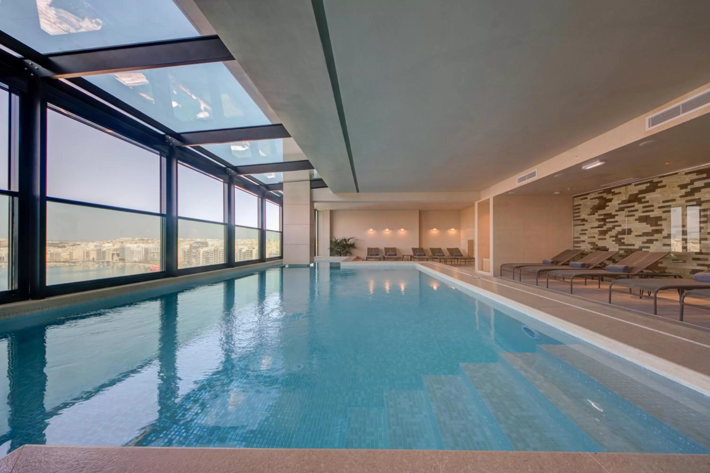 Swimming pool in Land's End, Boutique Hotel