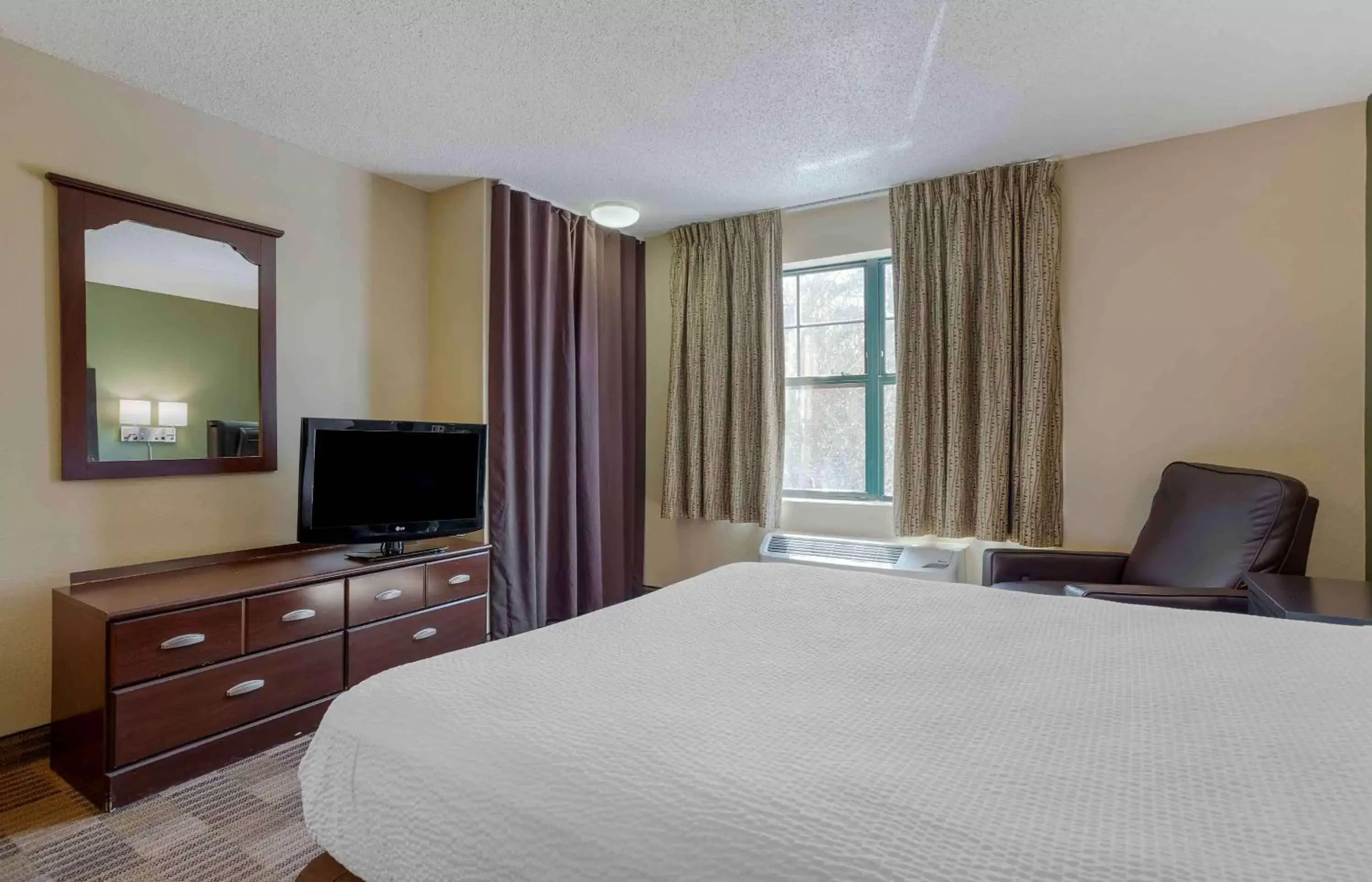 Bedroom, Bed in Extended Stay America Suites - Houston - I-10 West - CityCentre
