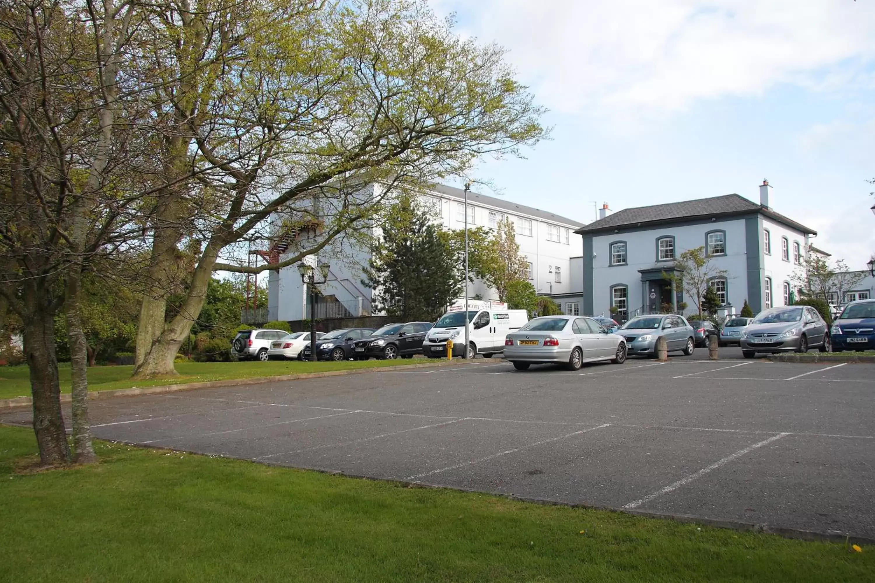 Street view, Property Building in Drummond Hotel