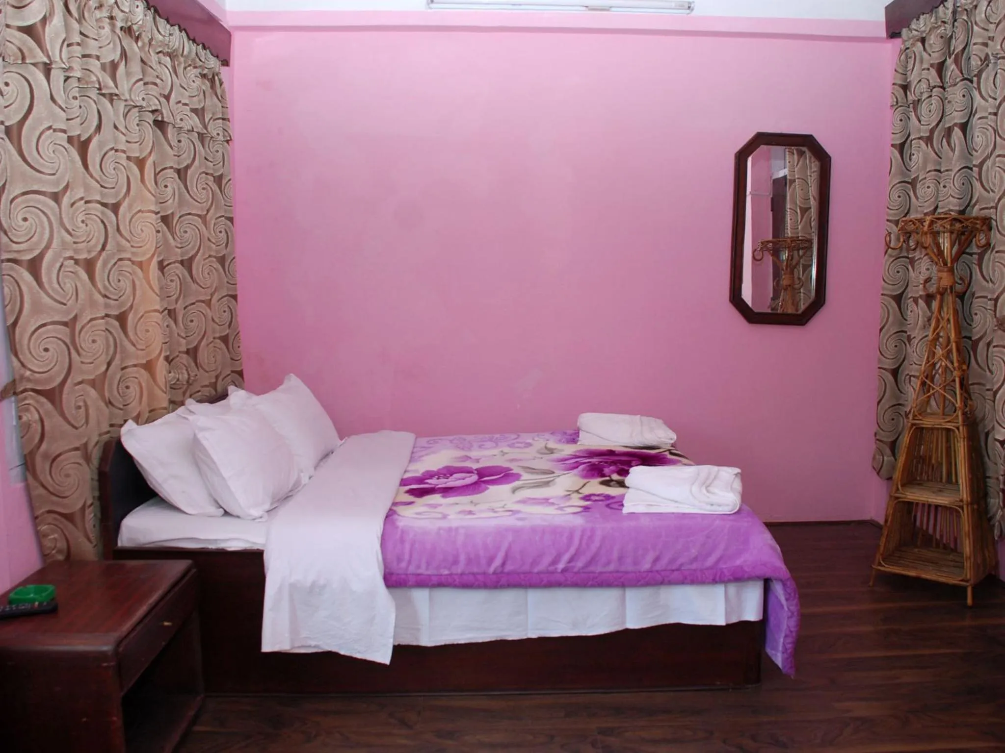 Photo of the whole room, Bed in Hotel Travelers Home