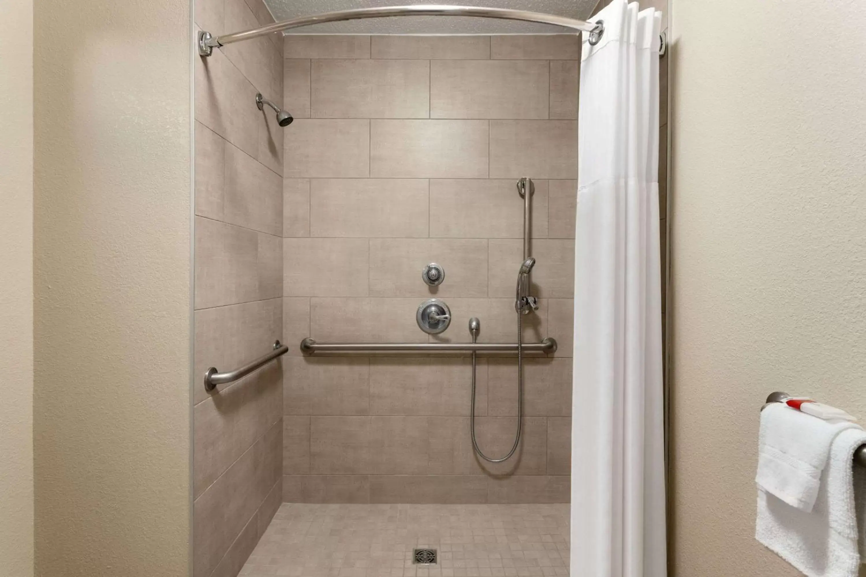 Shower, Bathroom in Baymont by Wyndham Nashville Airport