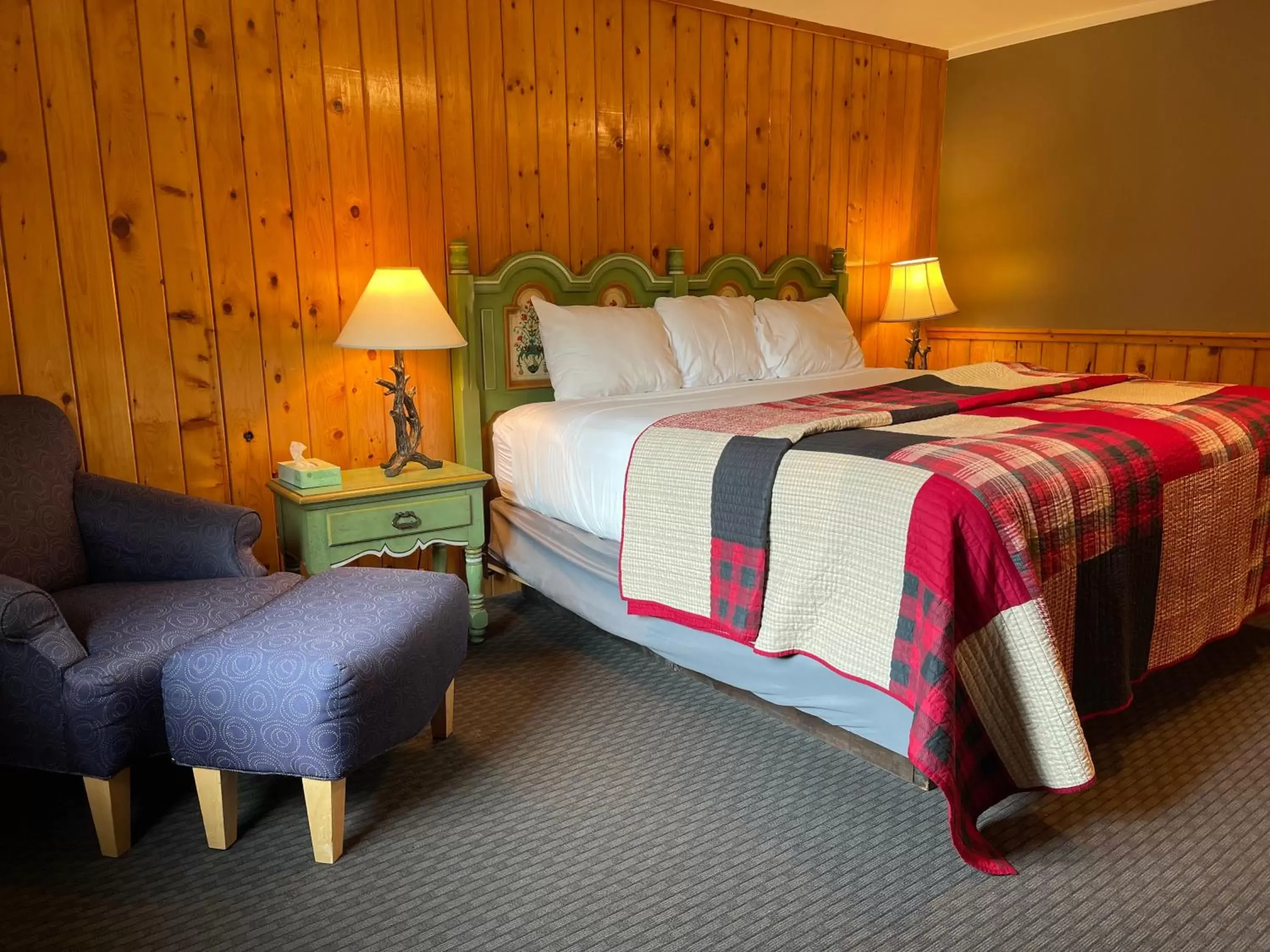 Bed in Northern Lights Lodge