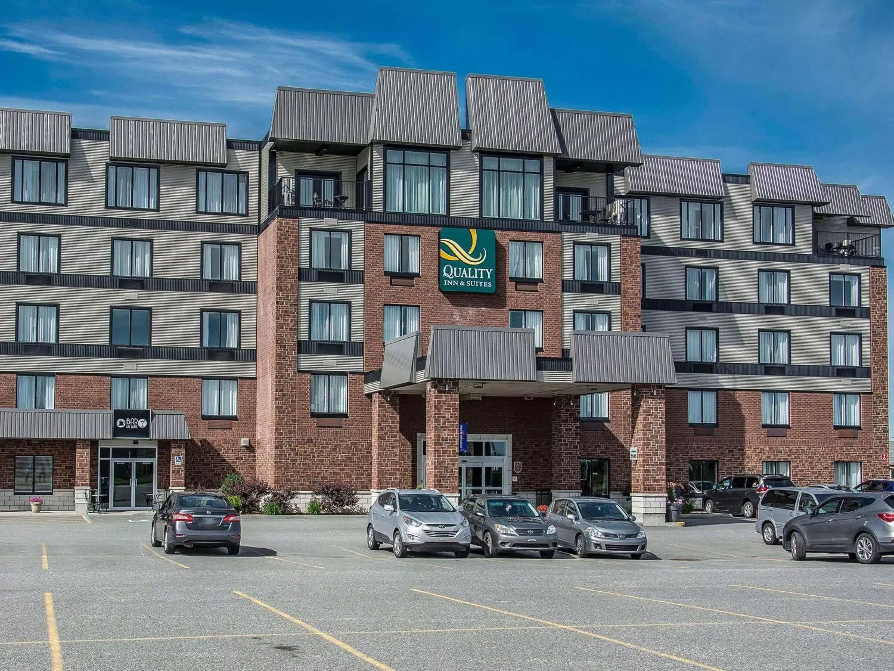 Property Building in Quality Inn & Suites Victoriaville