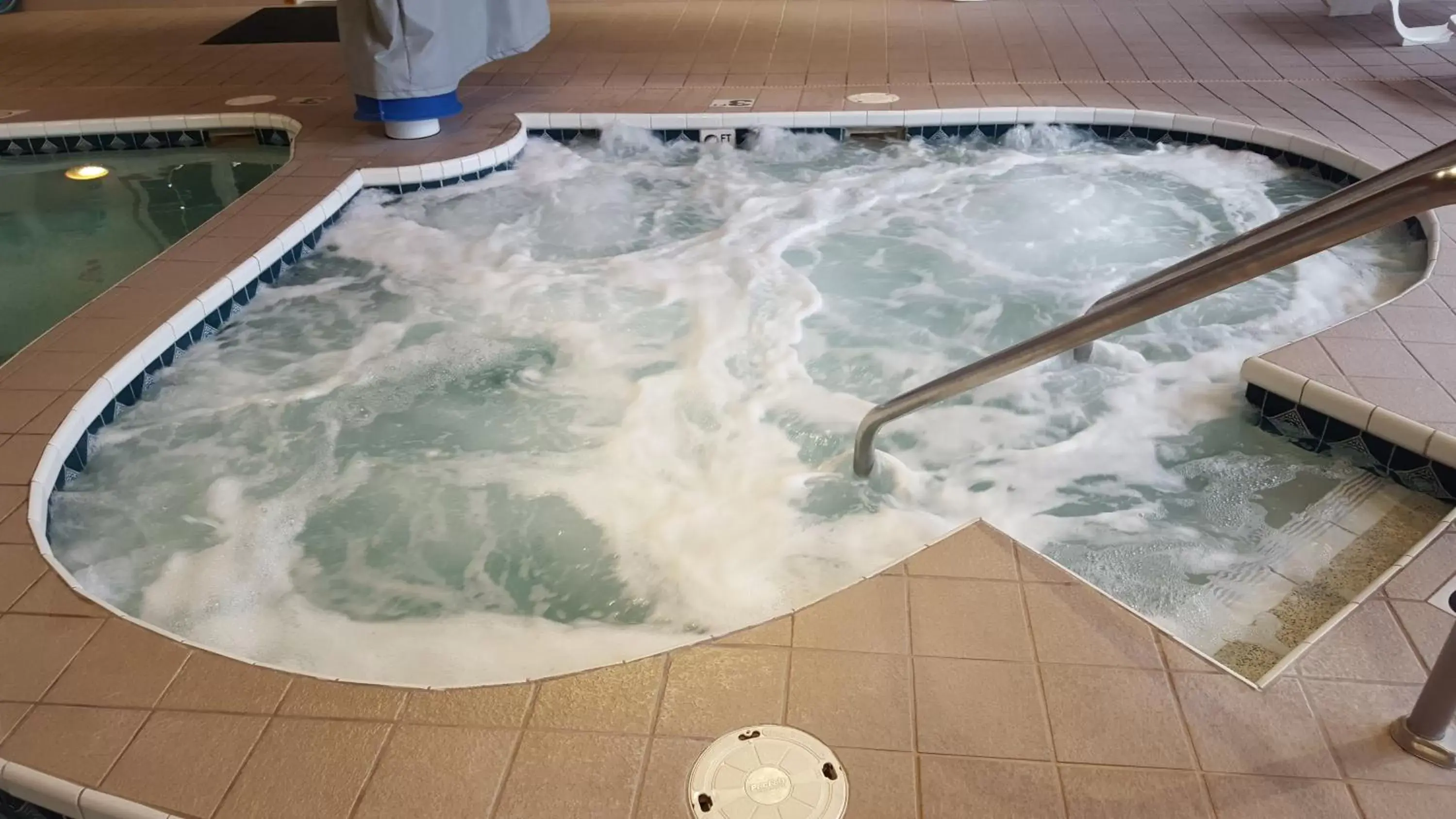 Hot Tub, Swimming Pool in Homestead Suites - Fish Creek