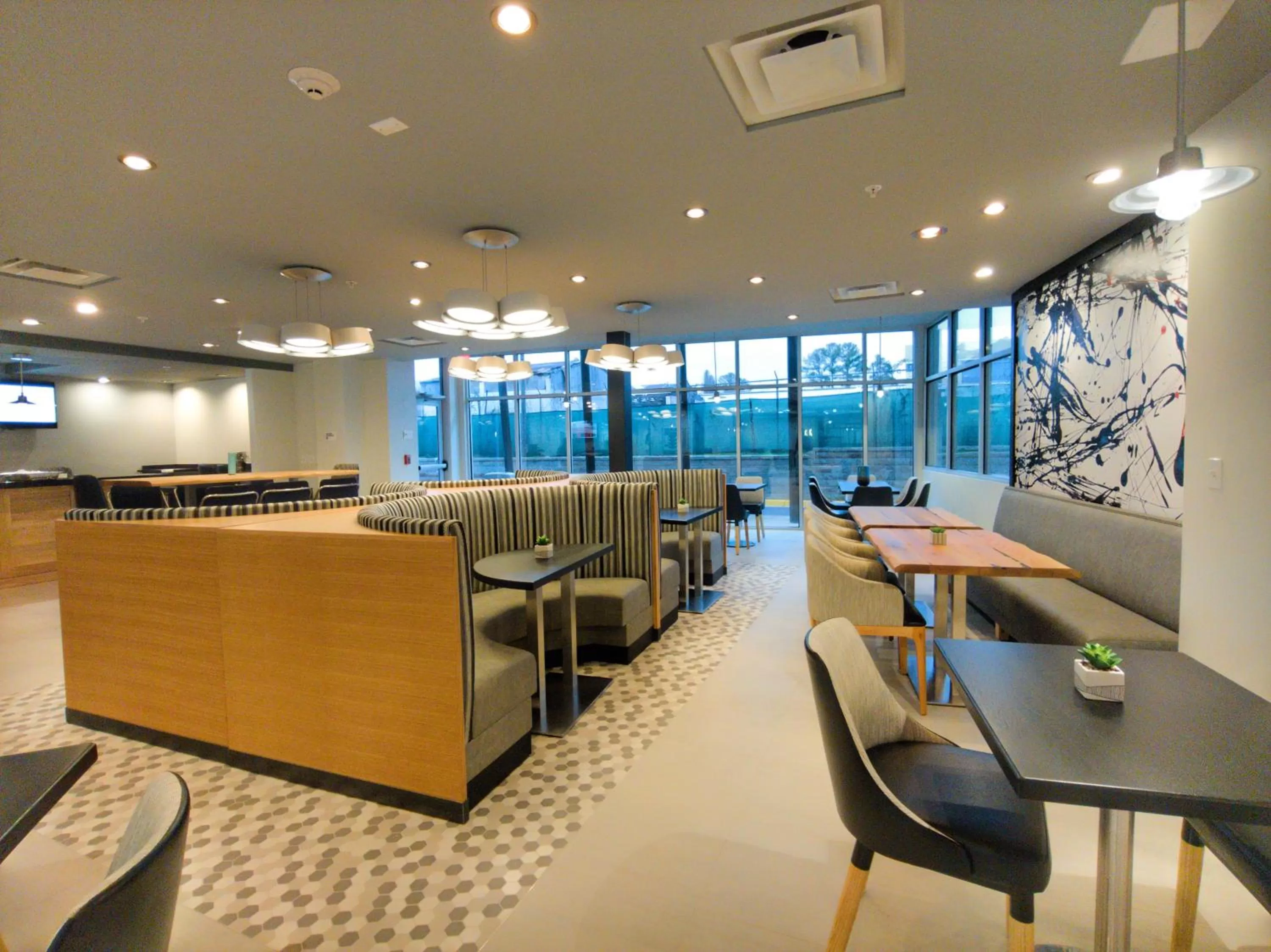 Restaurant/places to eat in Radisson Hotel Atlanta Airport