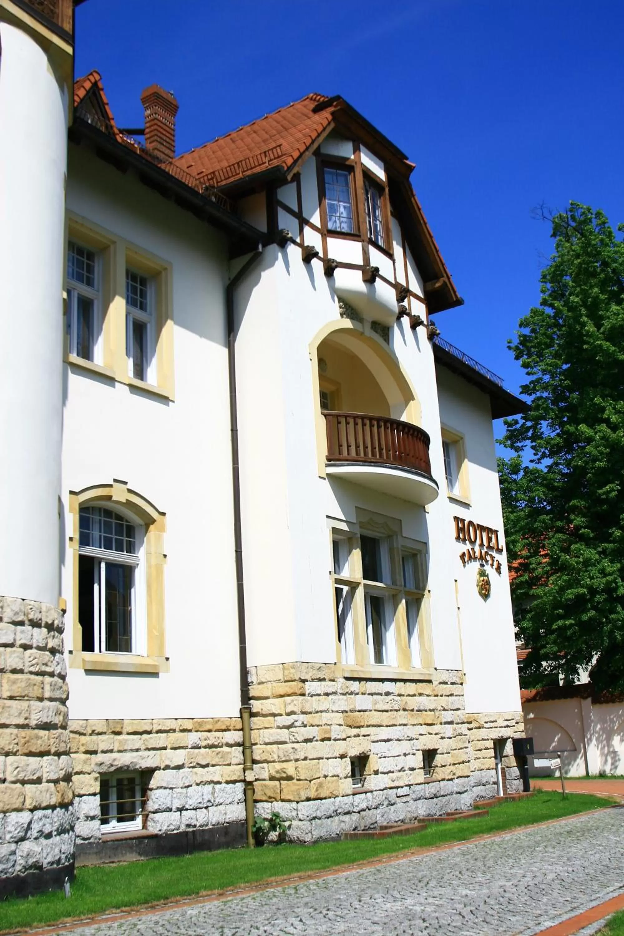 Facade/entrance in Hotel Pałacyk