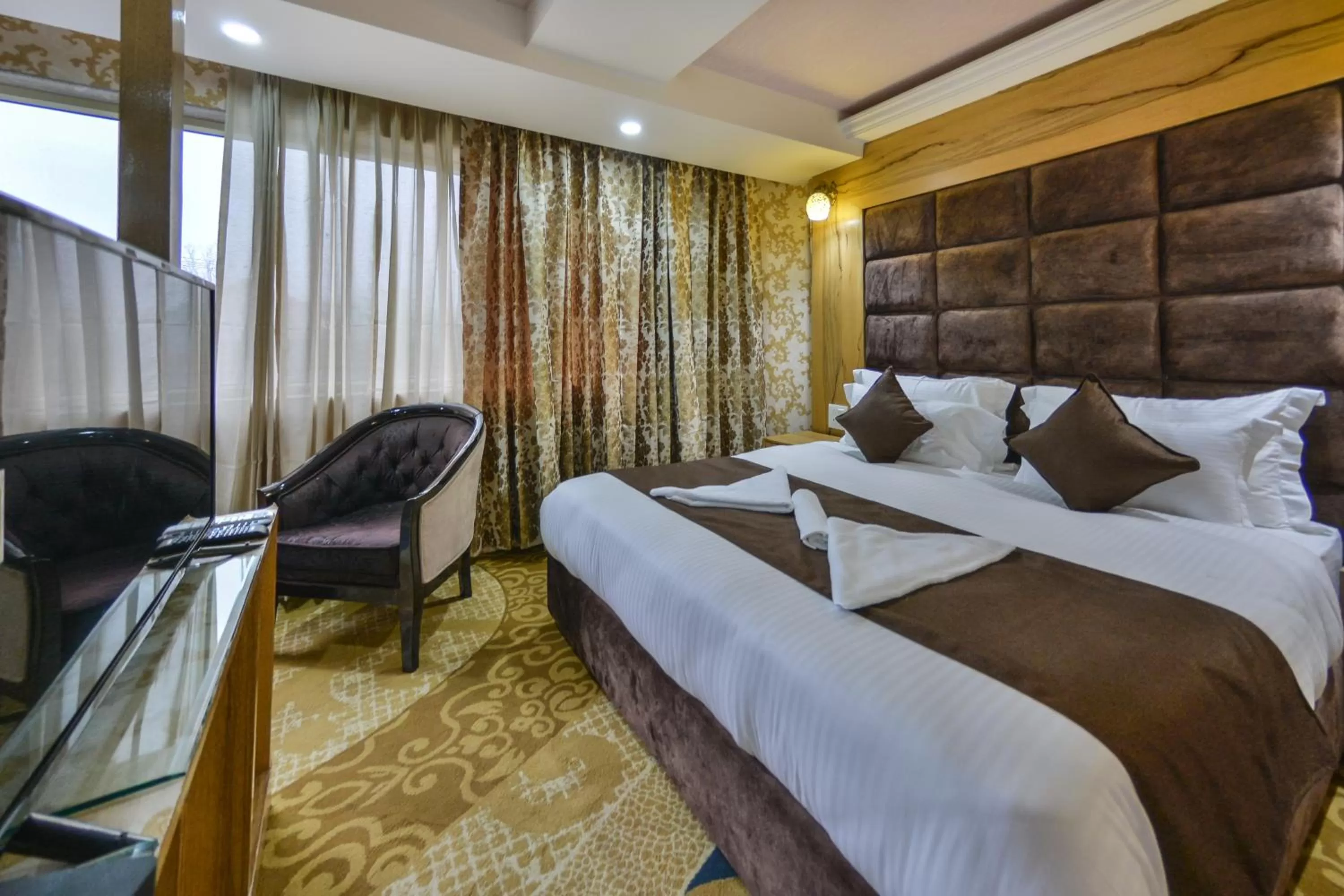 Photo of the whole room, Bed in Hotel The Montreal