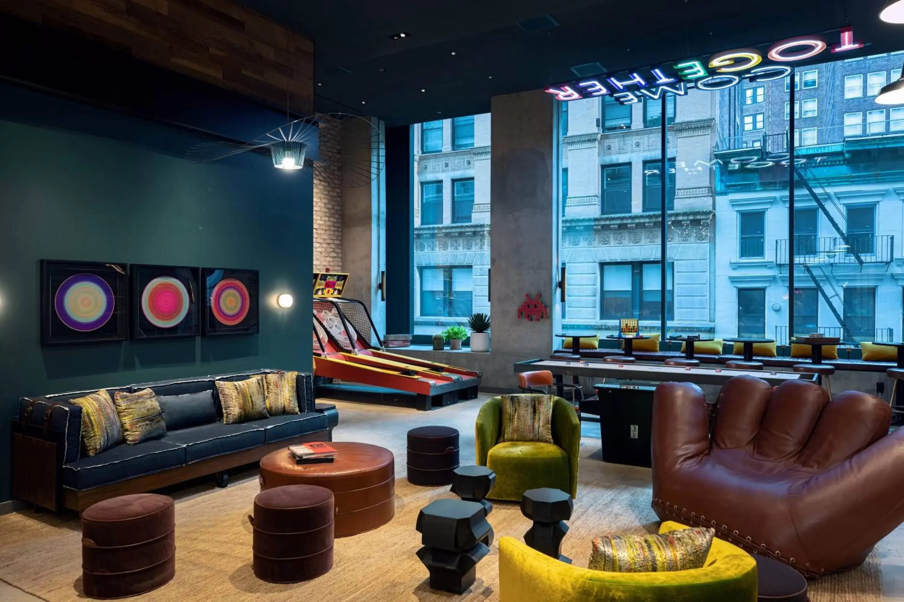 Lounge or bar in Moxy NYC Downtown