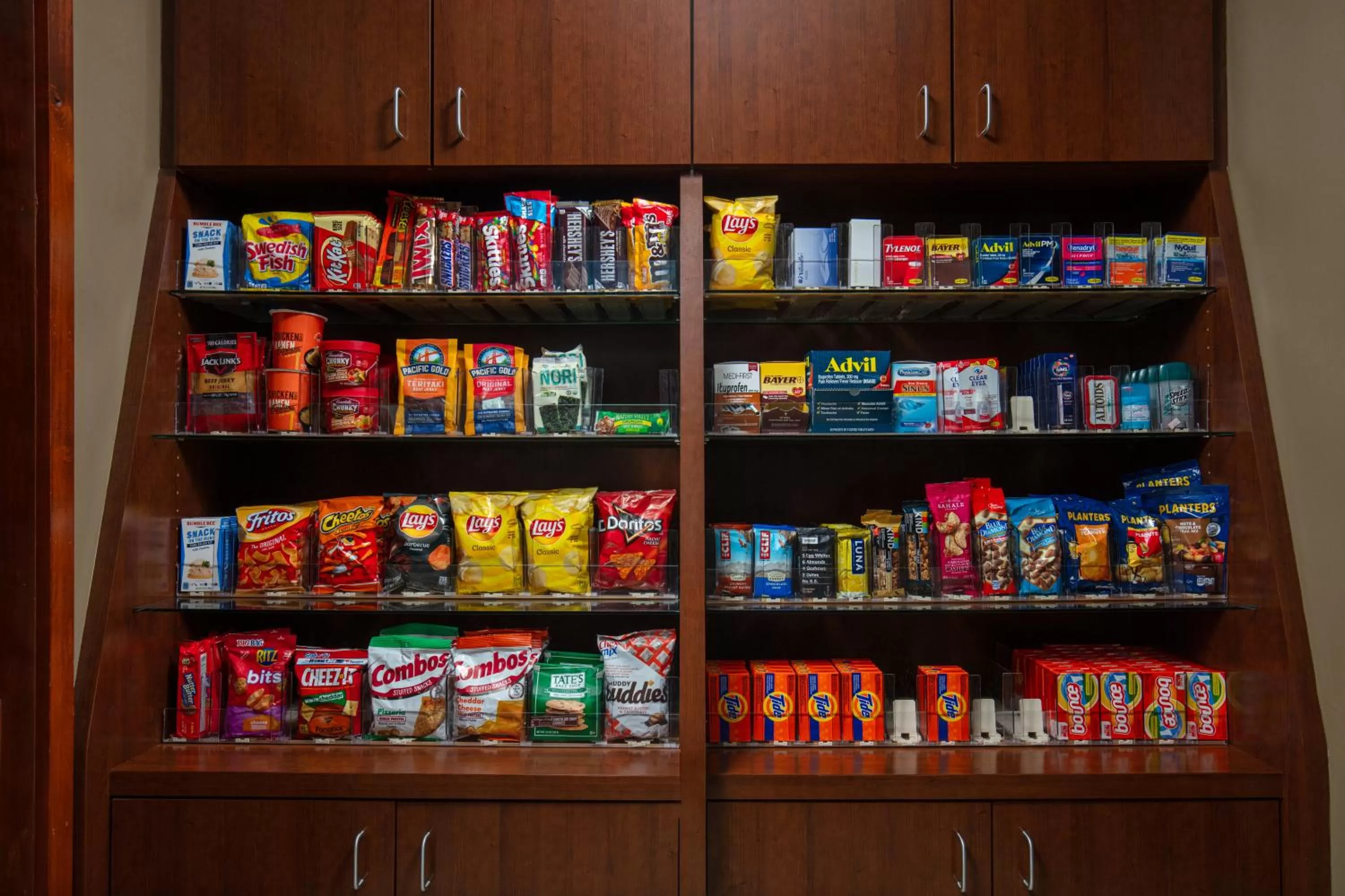 On-site shops in Staybridge Suites Fairfield Napa Valley Area by IHG