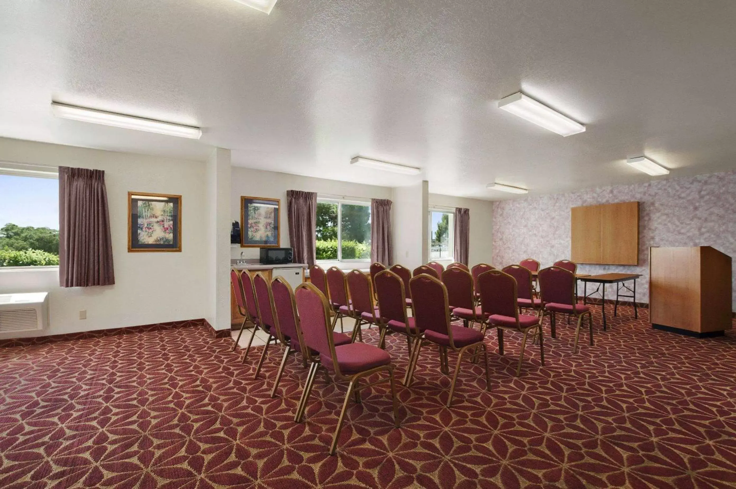 Meeting/conference room in Super 8 by Wyndham Austin North/University Area