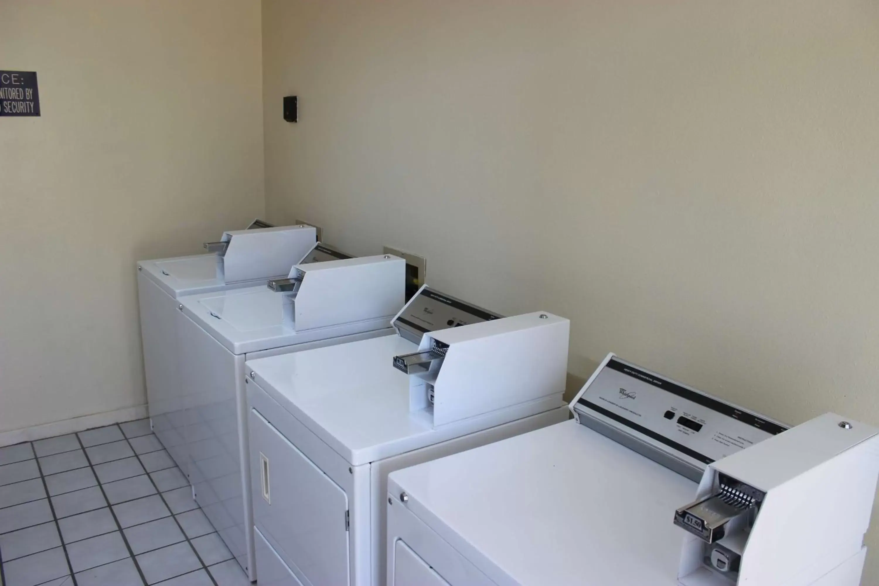 laundry, Bathroom in Best Western Jacksonville Inn