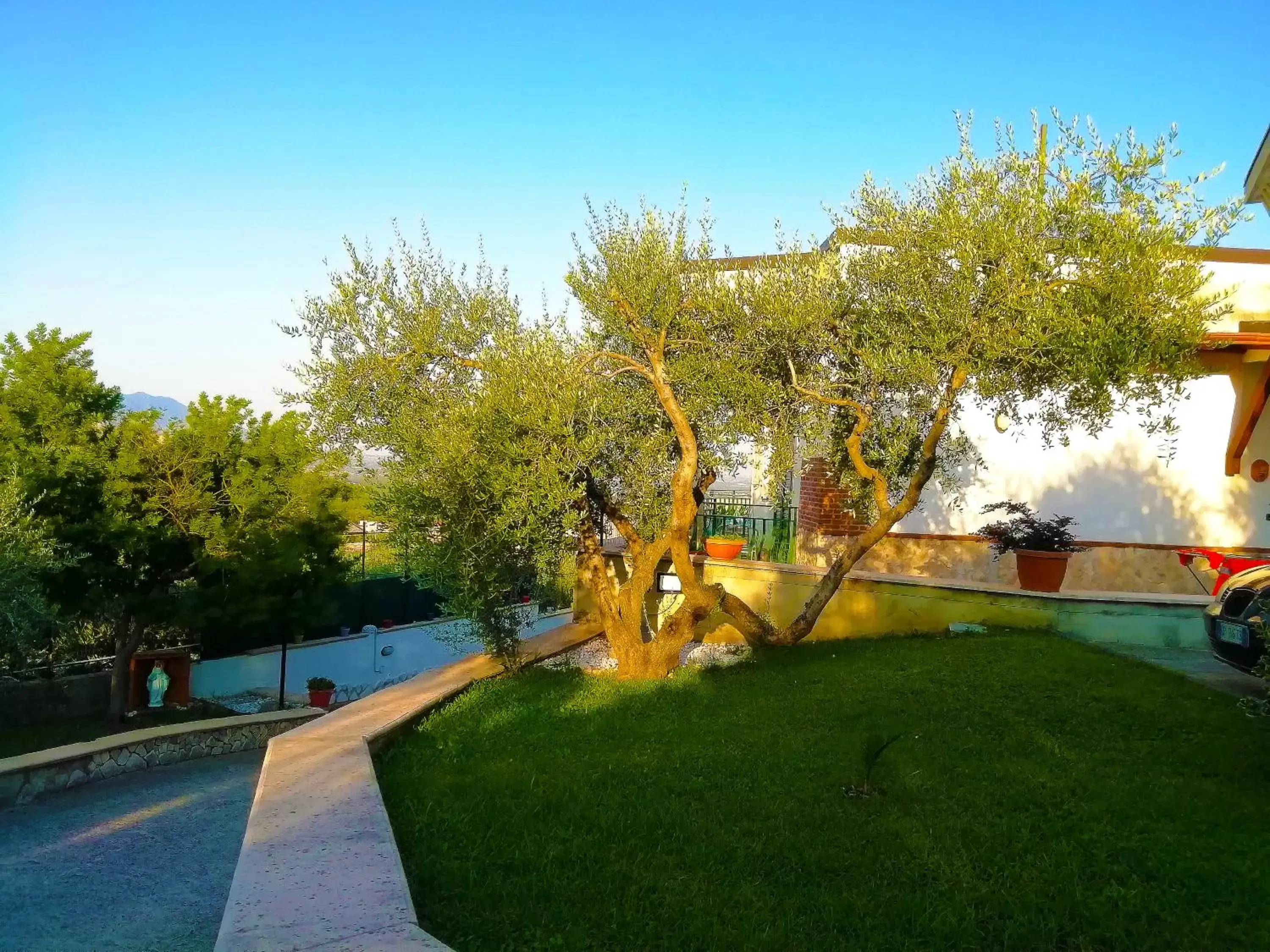 Property building, Swimming Pool in B&B Maison Villa Vittorio